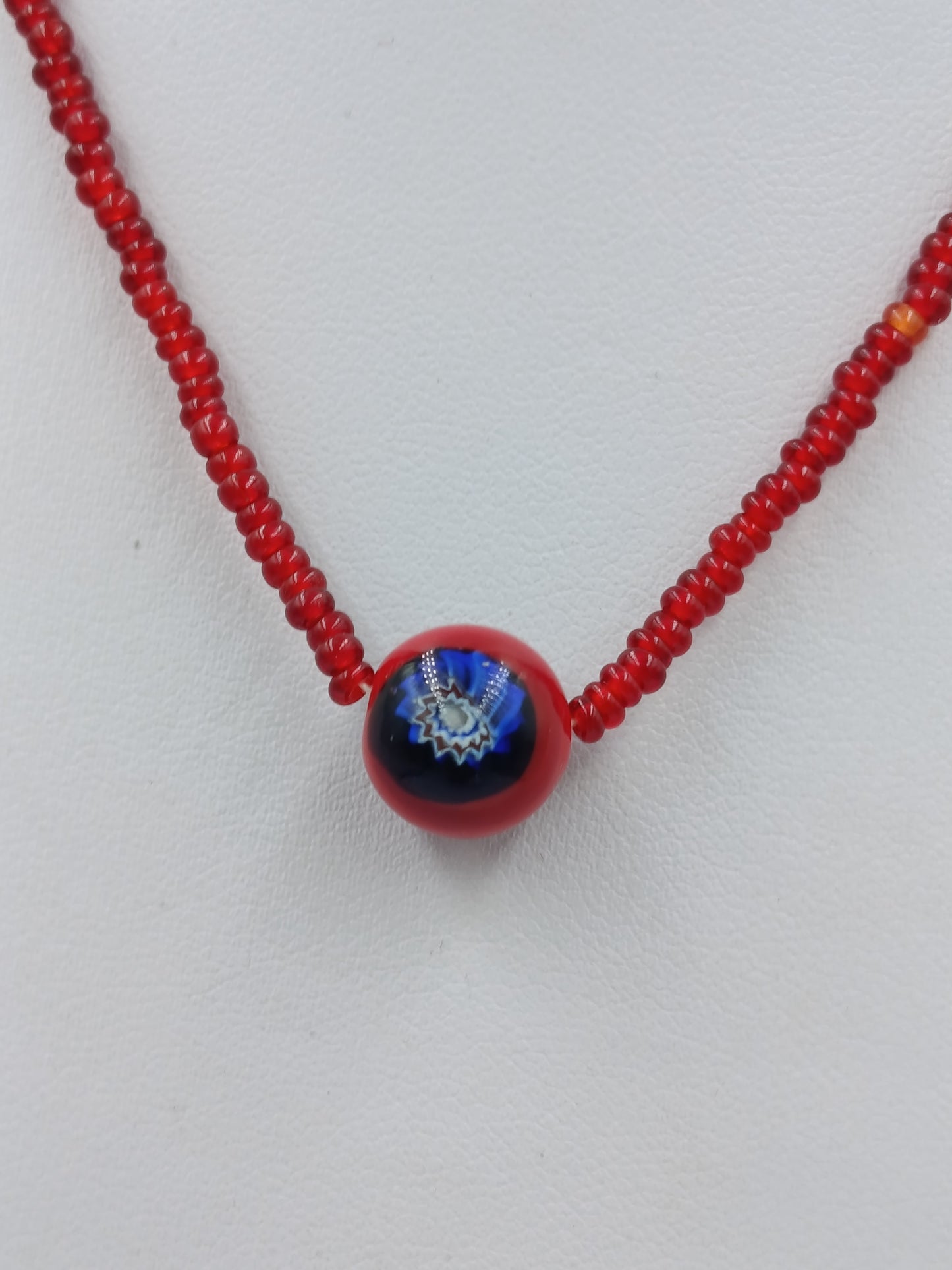 Feine Rote Glasperlenkette mit Millefiori Anhänger 40 cm
