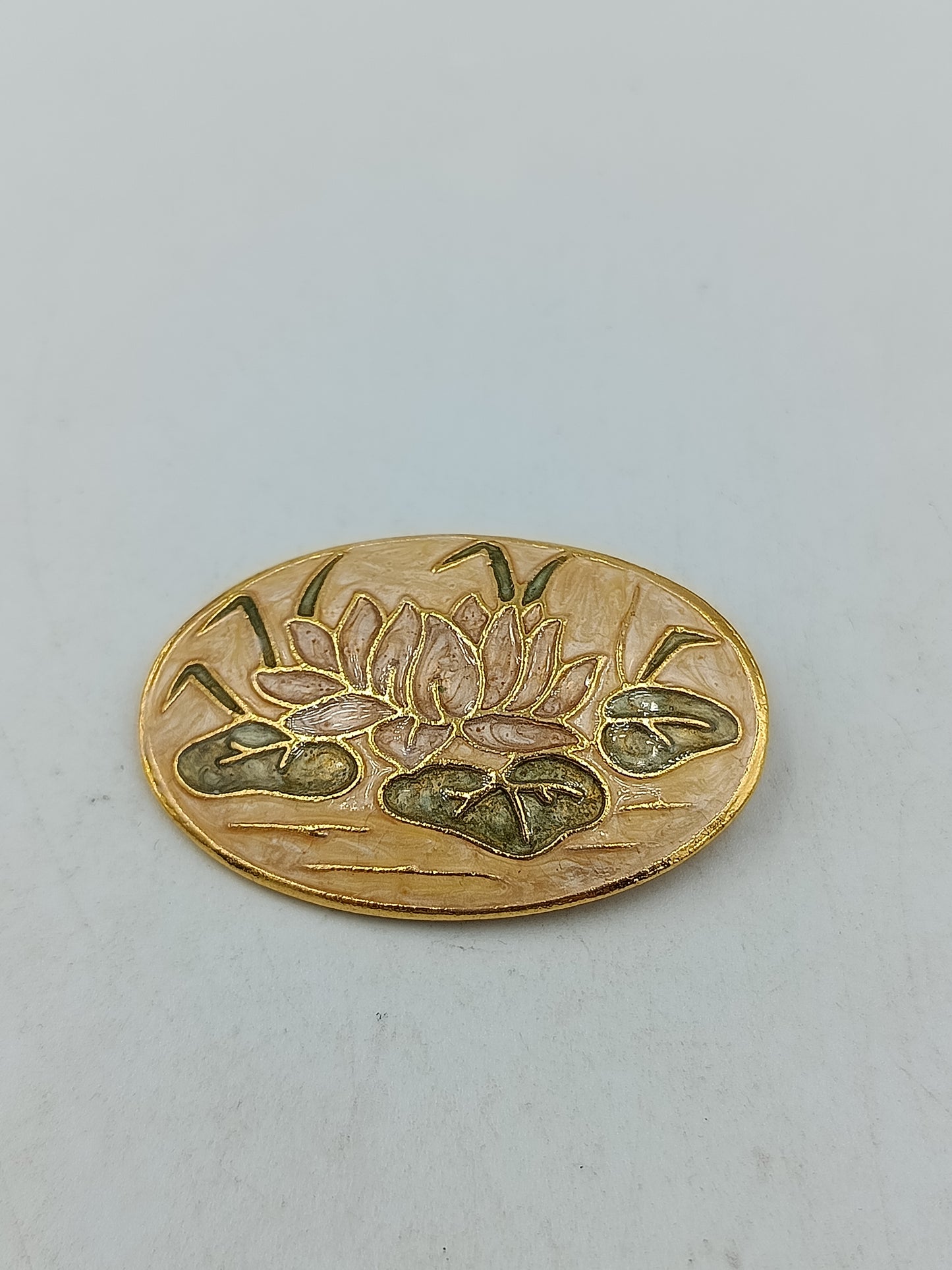 Wunderschöne Vintage Brosche Seerose Emaille Goldfarben Oval