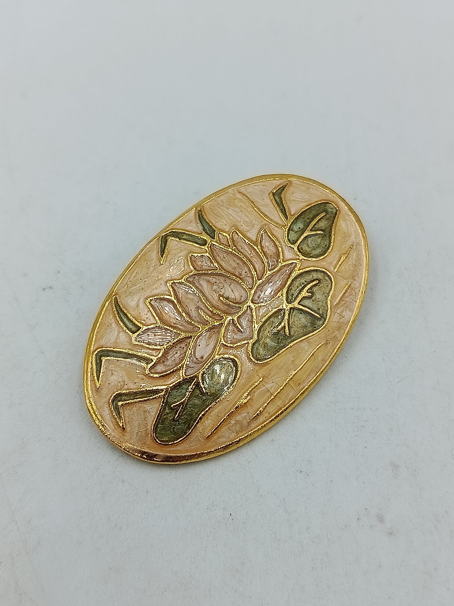 Wunderschöne Vintage Brosche Seerose Emaille Goldfarben Oval