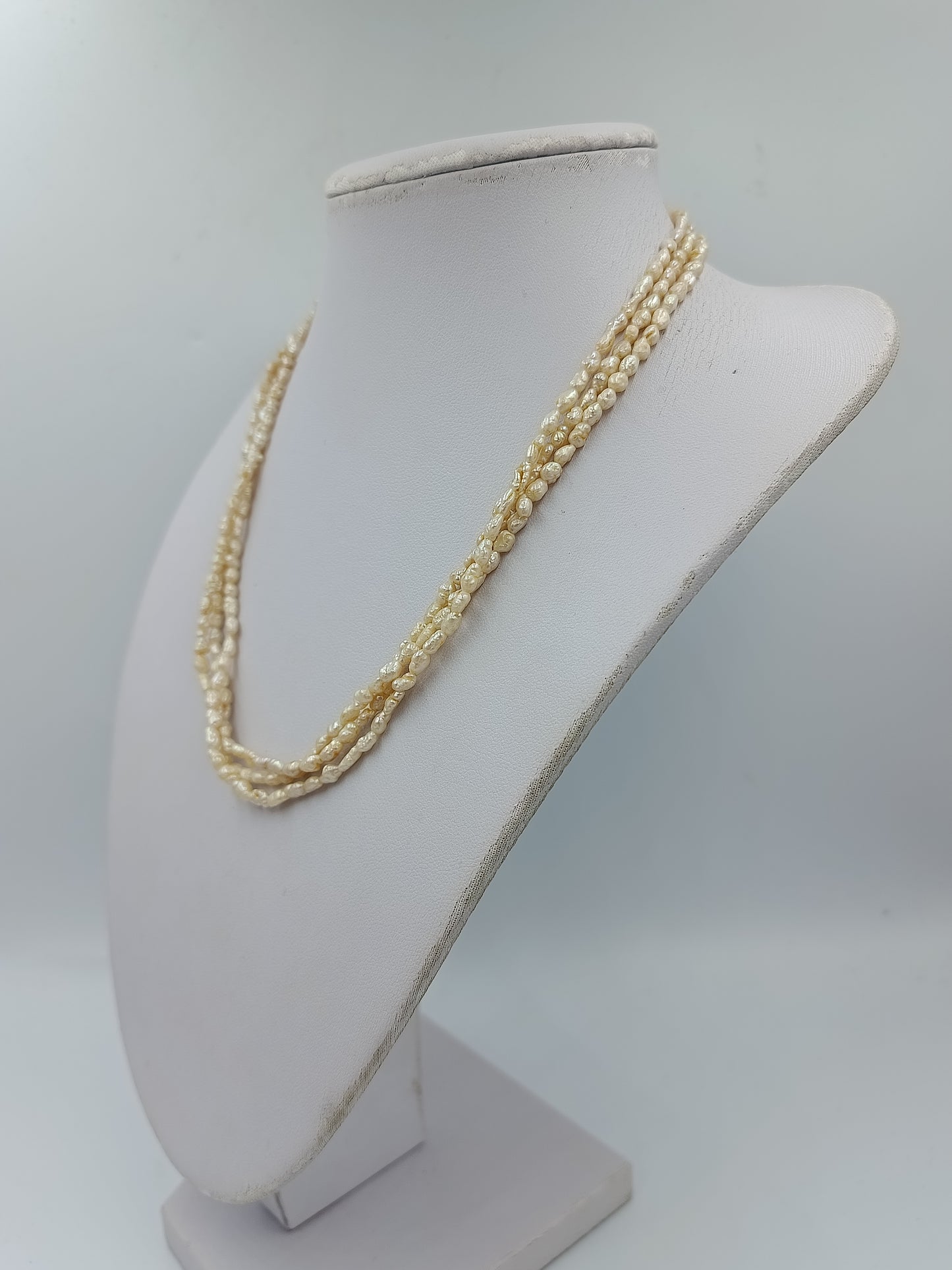 Vintage Perlenkette mehrreihig Cremeweiß klassisch elegant