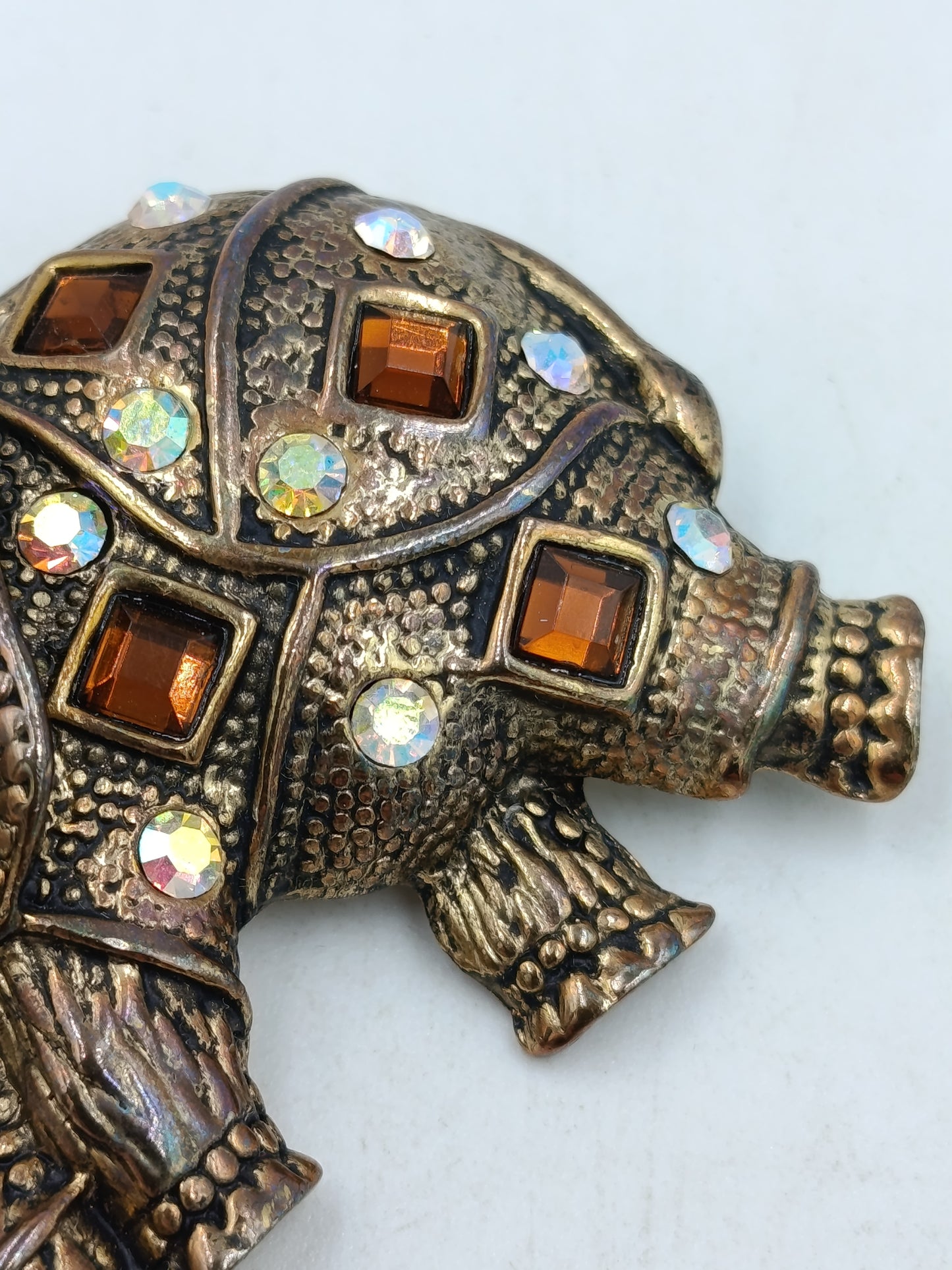 Vintage Elefanten Brosche Goldfarben mit Strass symbol  ein klassisches Symbol