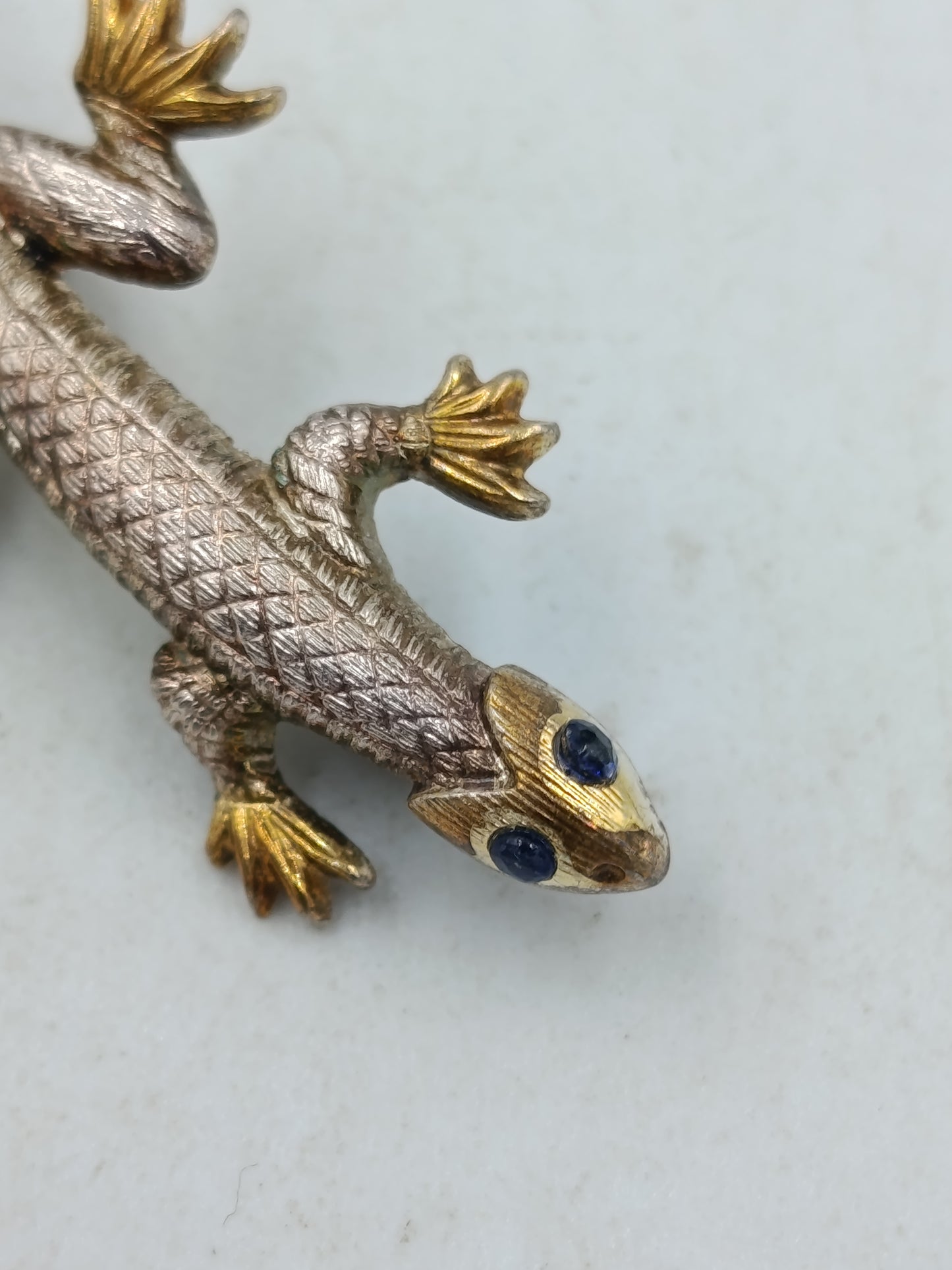 Vintage Brosche Eidechse Gecko Gold Silberfarben mit blauen Steinen