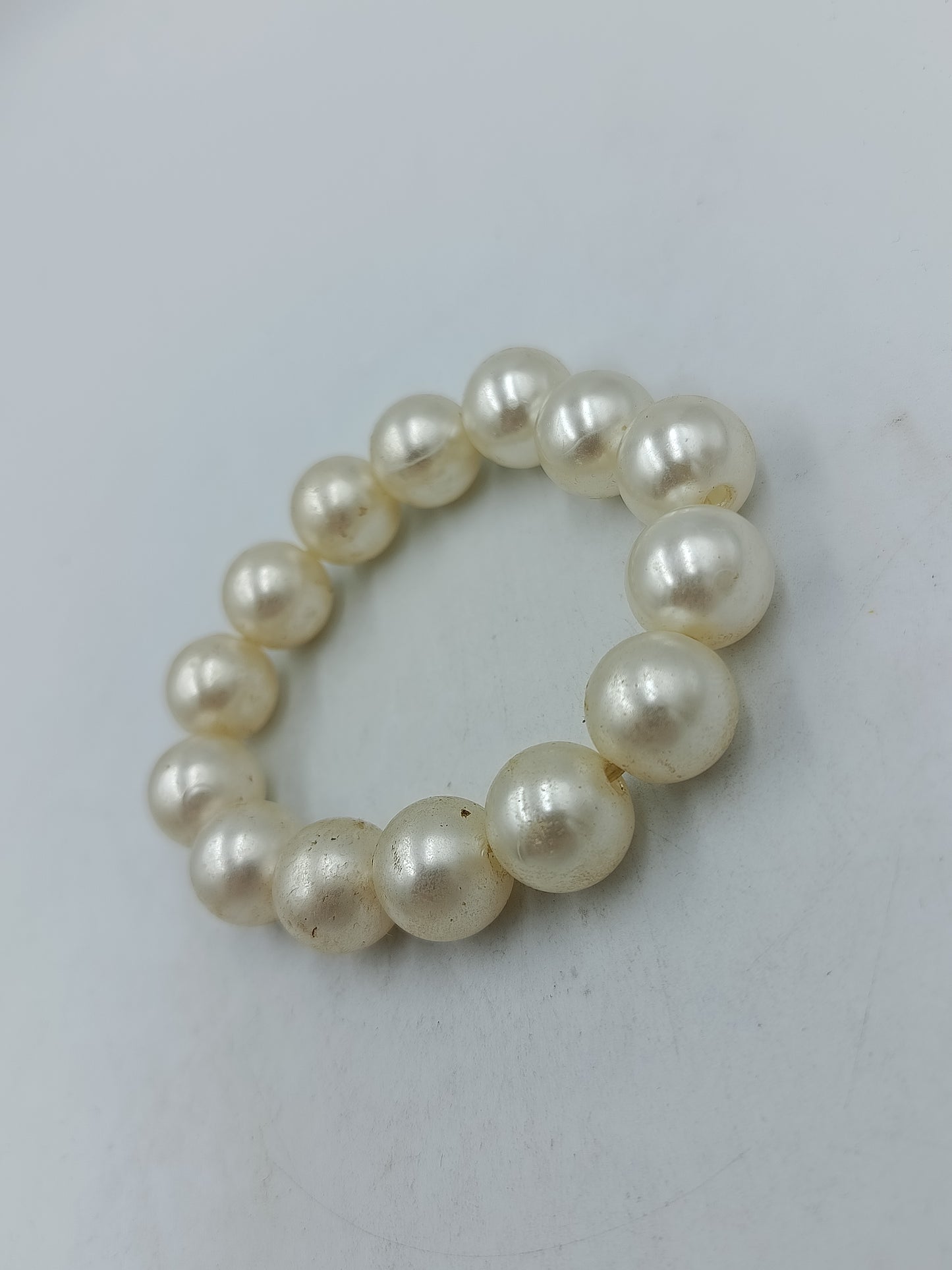 Perlenarmband groß creme elastisch elegant klassisch Schmuck