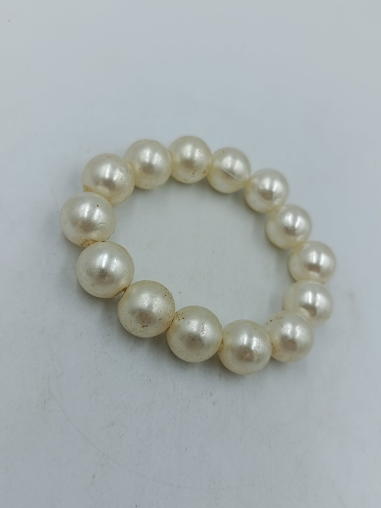 Perlenarmband groß creme elastisch elegant klassisch Schmuck