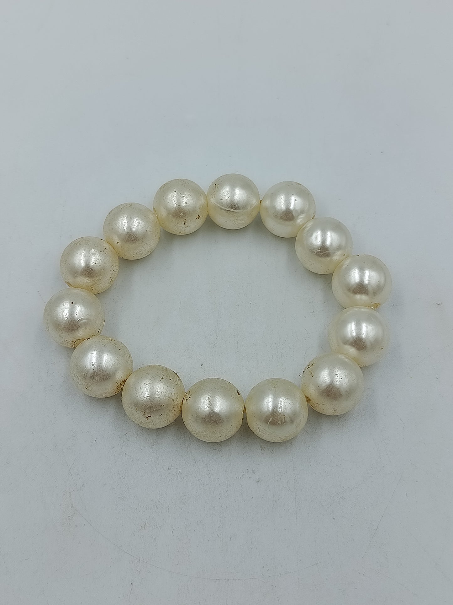 Perlenarmband groß creme elastisch elegant klassisch Schmuck