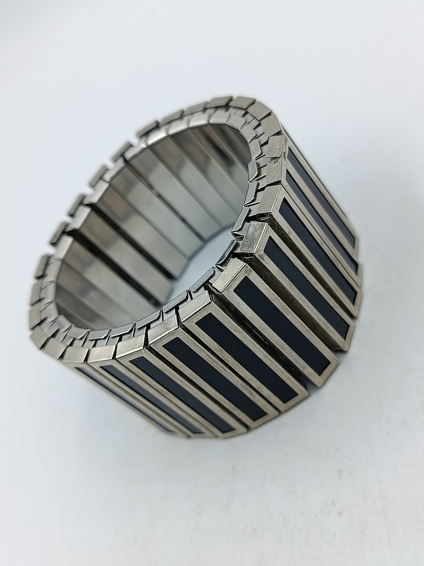 Breites elastisches Armband silber schwarz modern massiv Design