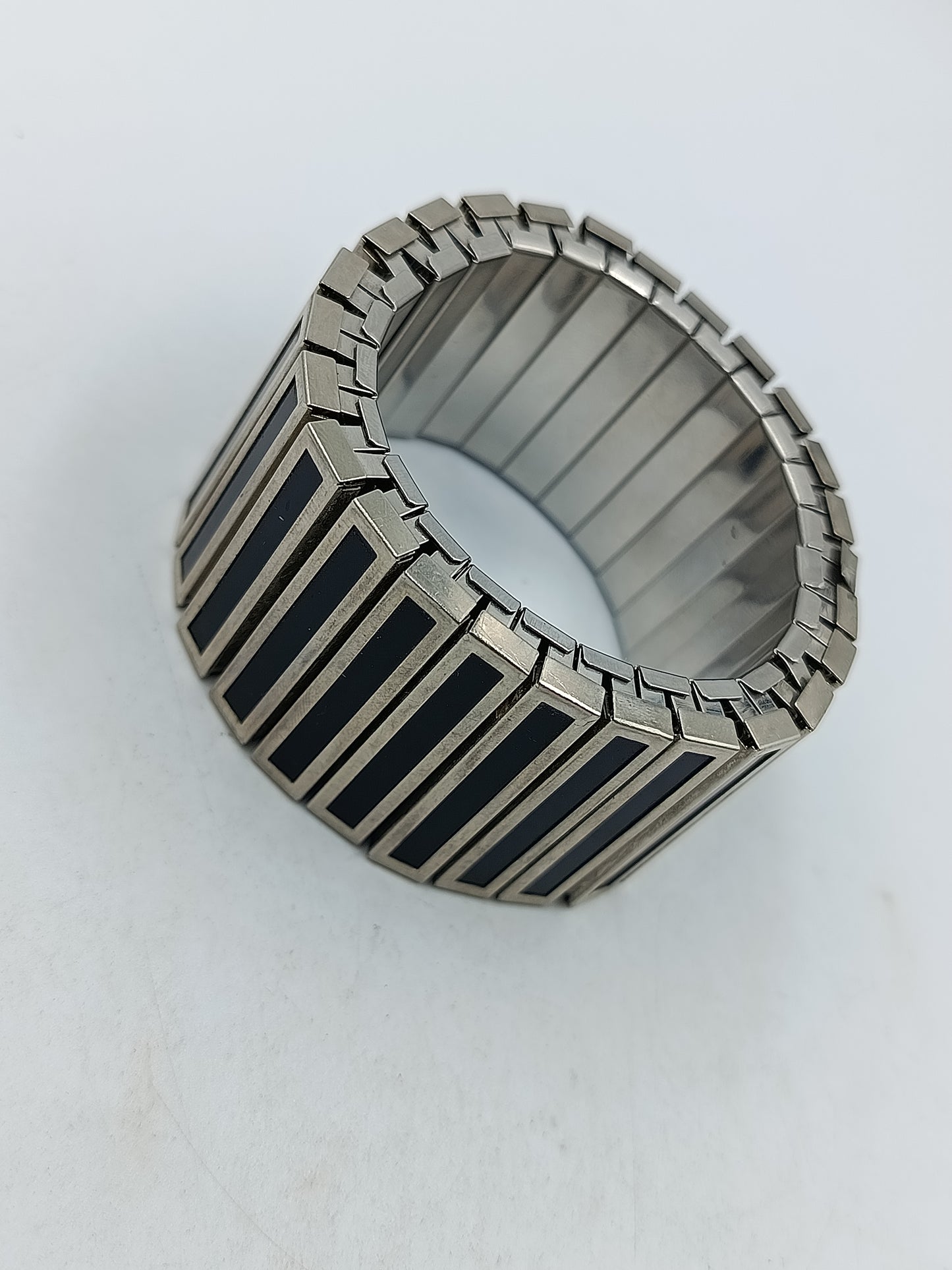 Breites elastisches Armband silber schwarz modern massiv Design