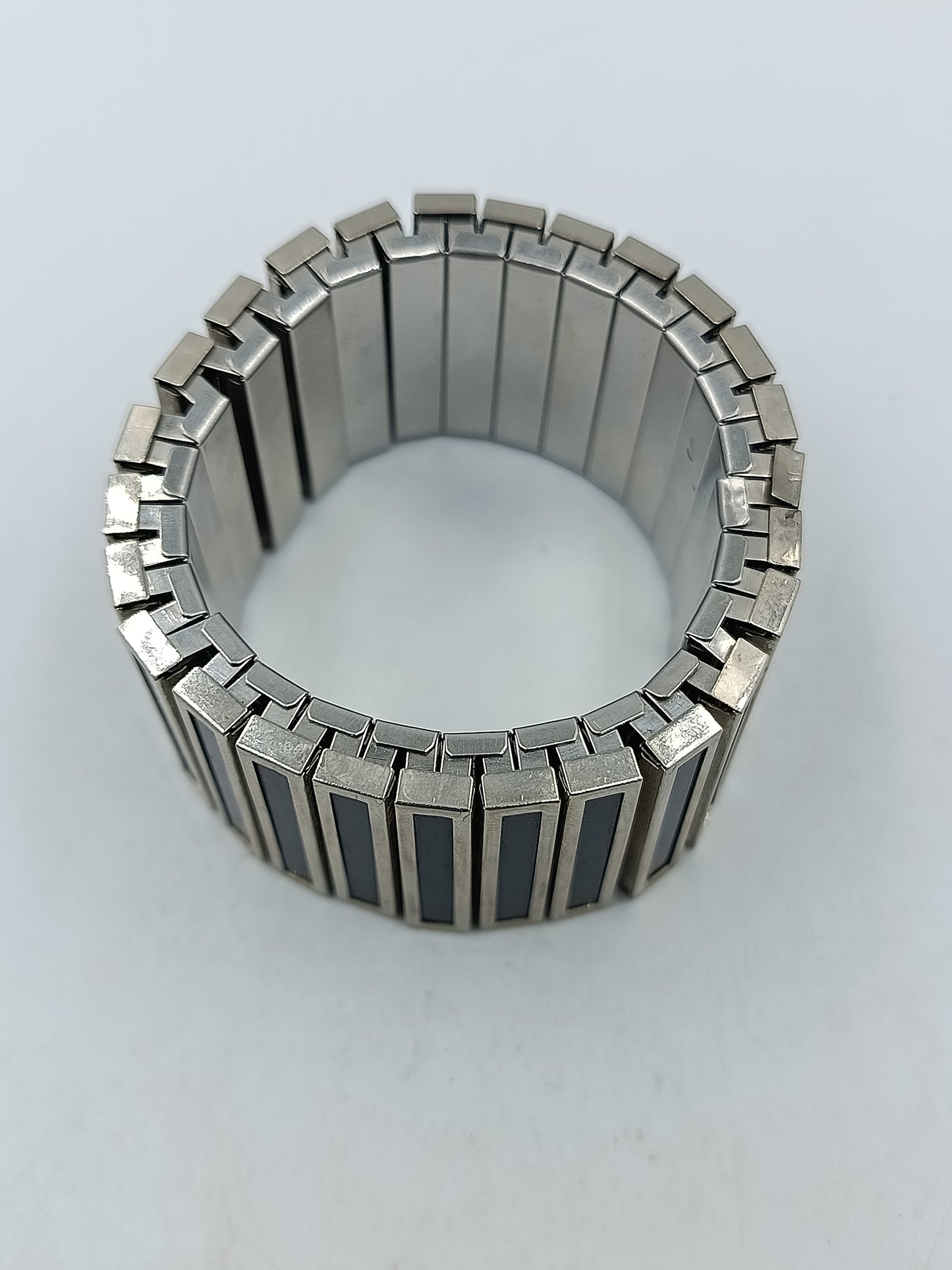 Breites elastisches Armband silber schwarz modern massiv Design