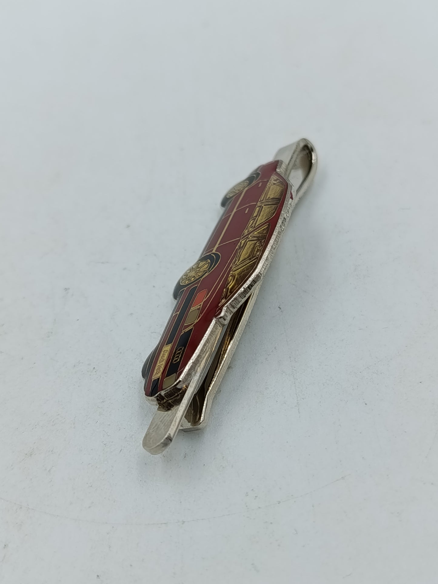 Krawattenklammer Audi 100 rot gold Vintage Auto Design Metall