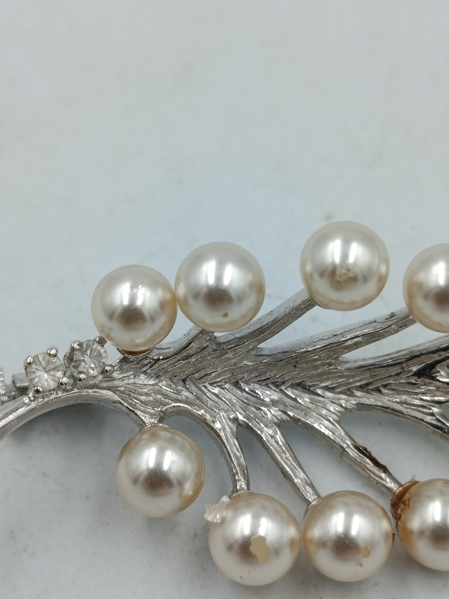 Vintage Brosche Perlen Strass Zweig Design silber elegant