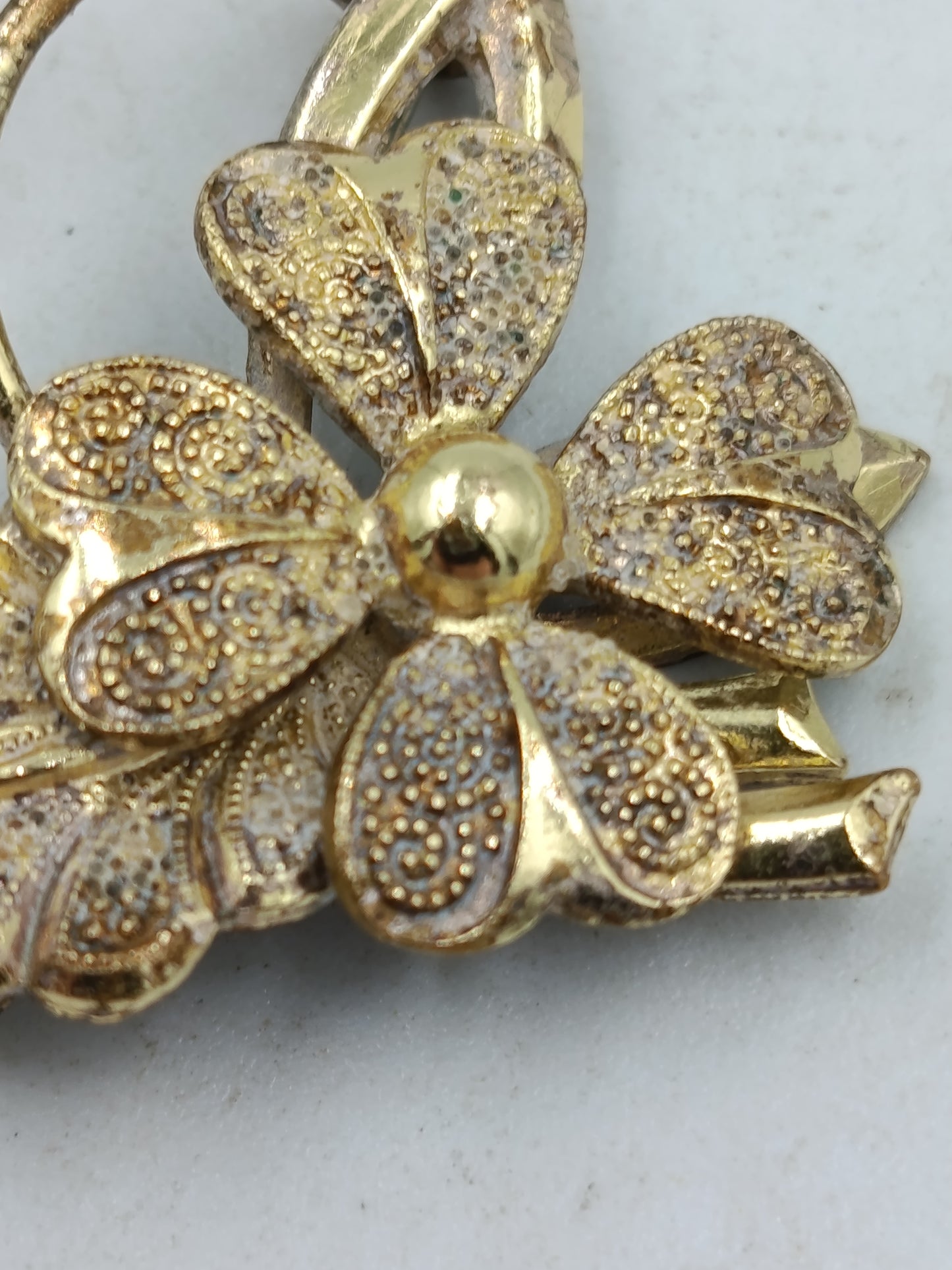 Vintage Brosche Blume Goldfarben Glitzer Design elegant klein