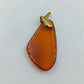 Vintage Anhänger Bernsteinoptik AM gestempelt orange Tropfenform