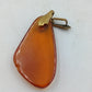 Vintage Anhänger Bernsteinoptik AM gestempelt orange Tropfenform