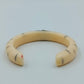 Vintage Armreif Knochenoptik Ethno Stil mit Metallornament offen