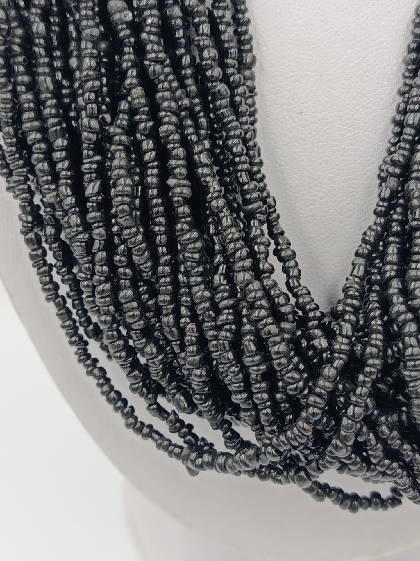 Vintage Statement Kette mehrreihig grau Glasperlen Ethno Boho mit Münzverschluss