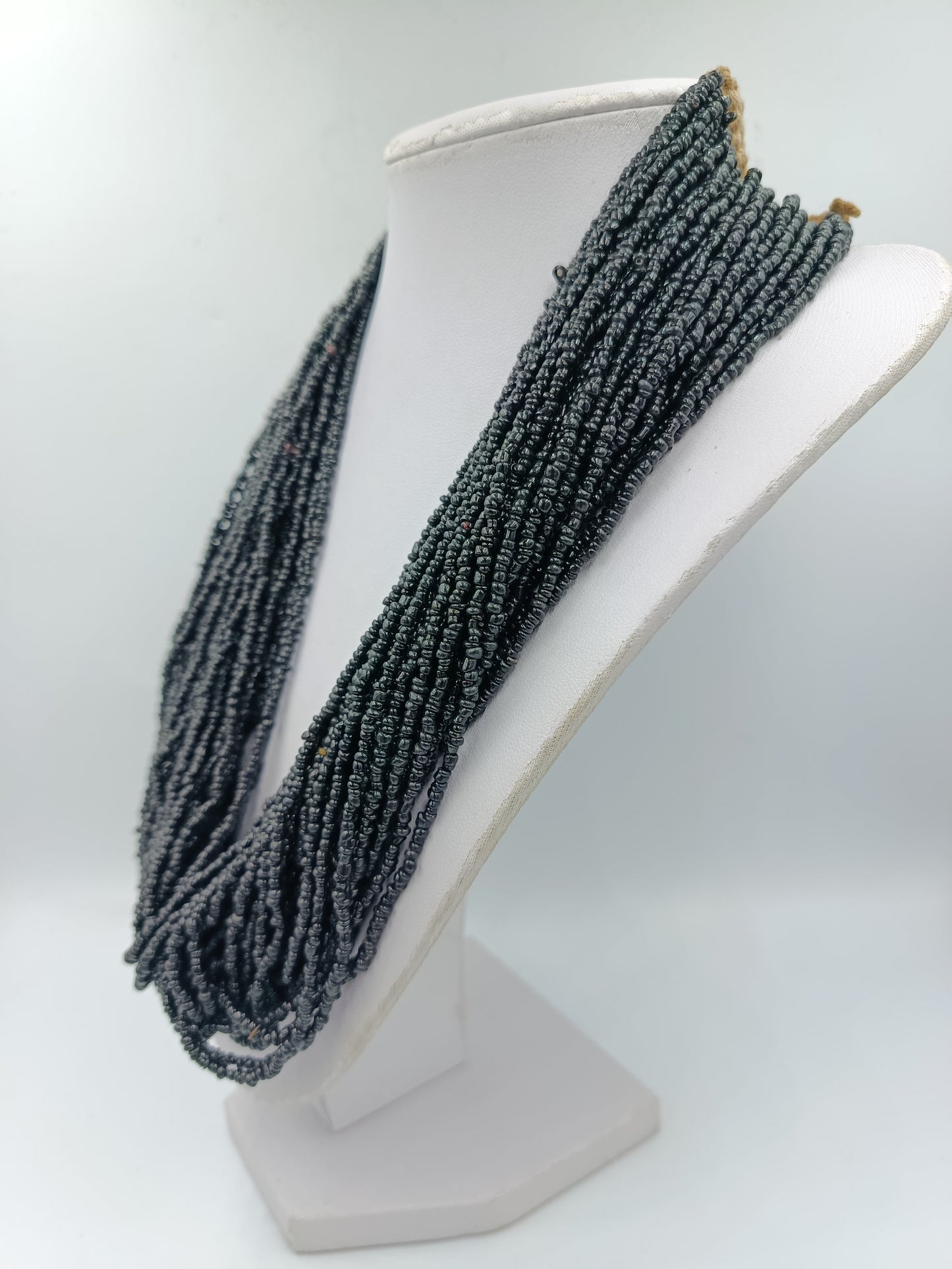 Vintage Statement Kette mehrreihig grau Glasperlen Ethno Boho mit Münzverschluss