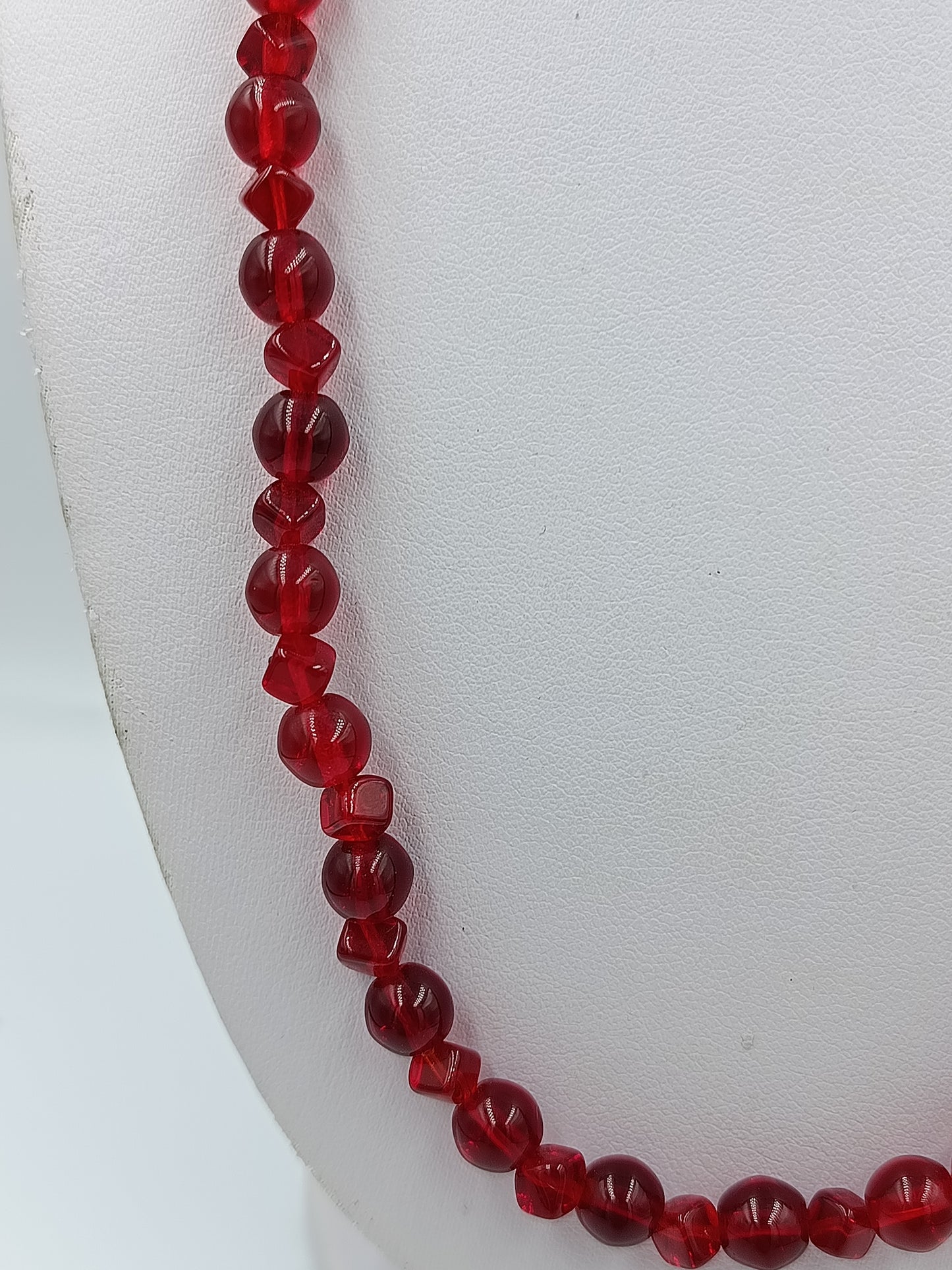 Vintage Halskette rot Glasperlen facettiert Collier klassisch elegant
