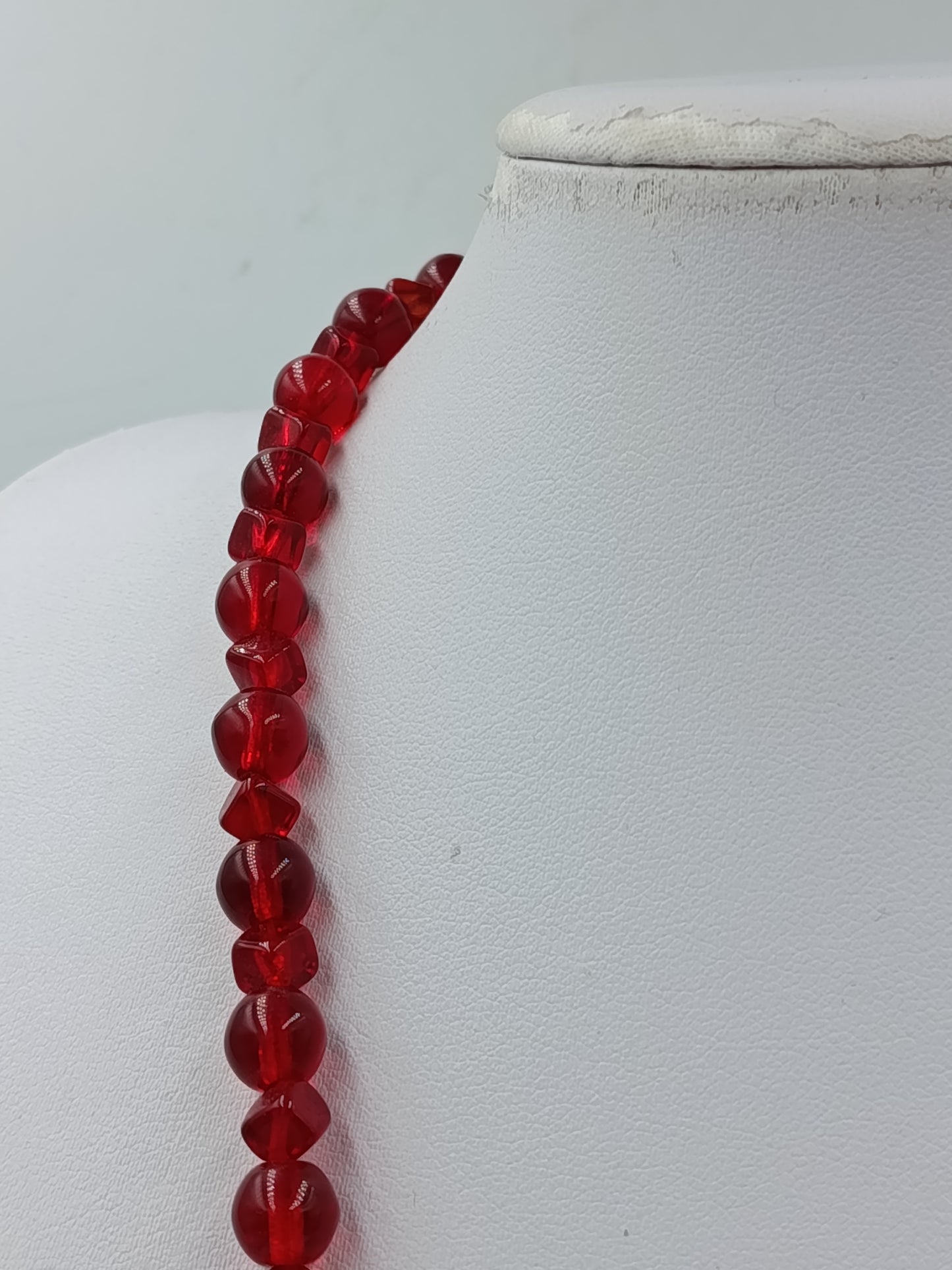 Vintage Halskette rot Glasperlen facettiert Collier klassisch elegant
