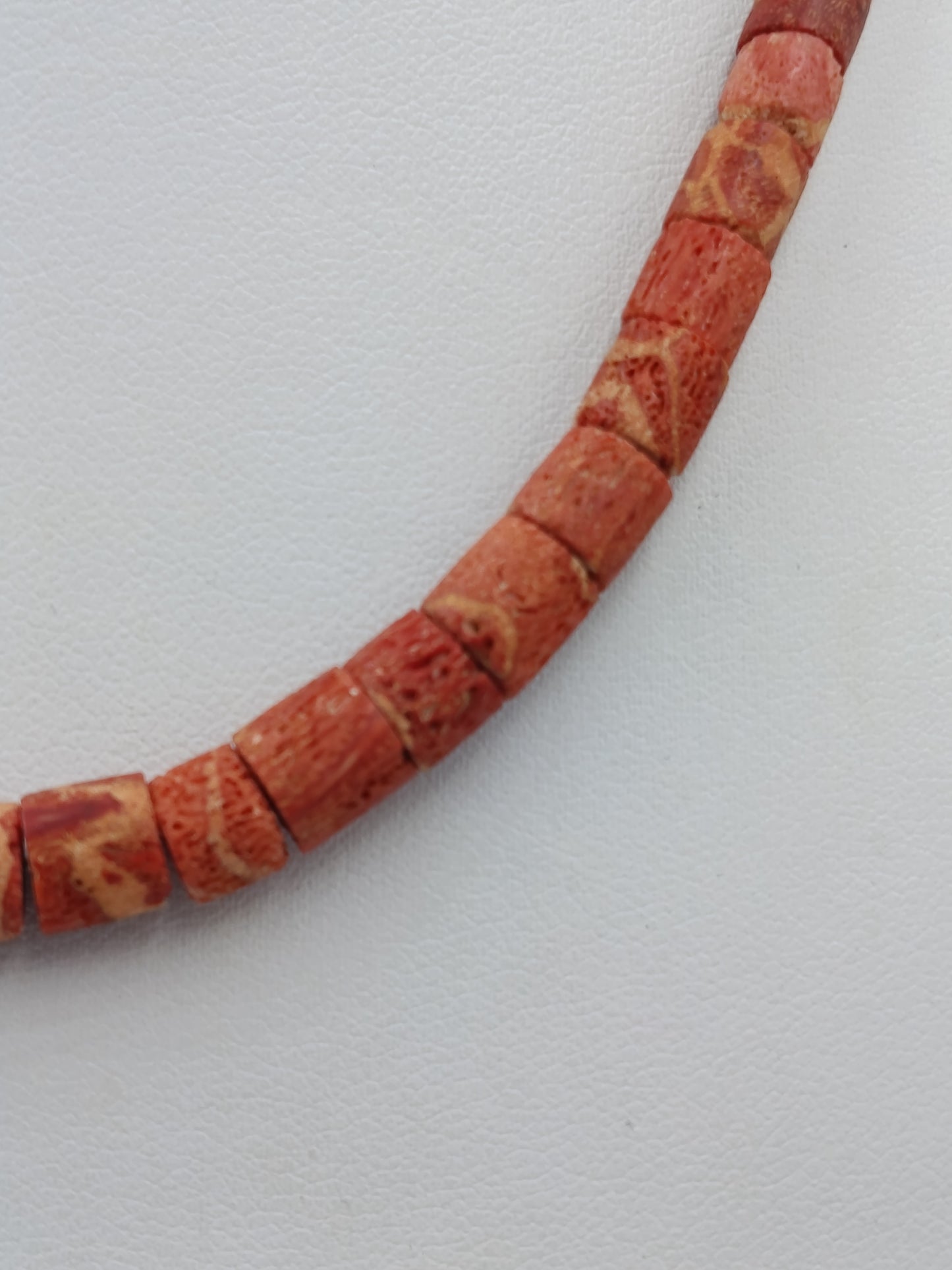 Vintage Halskette rot Naturstein Zylinderperlen Collier Ethno minimalistisch
