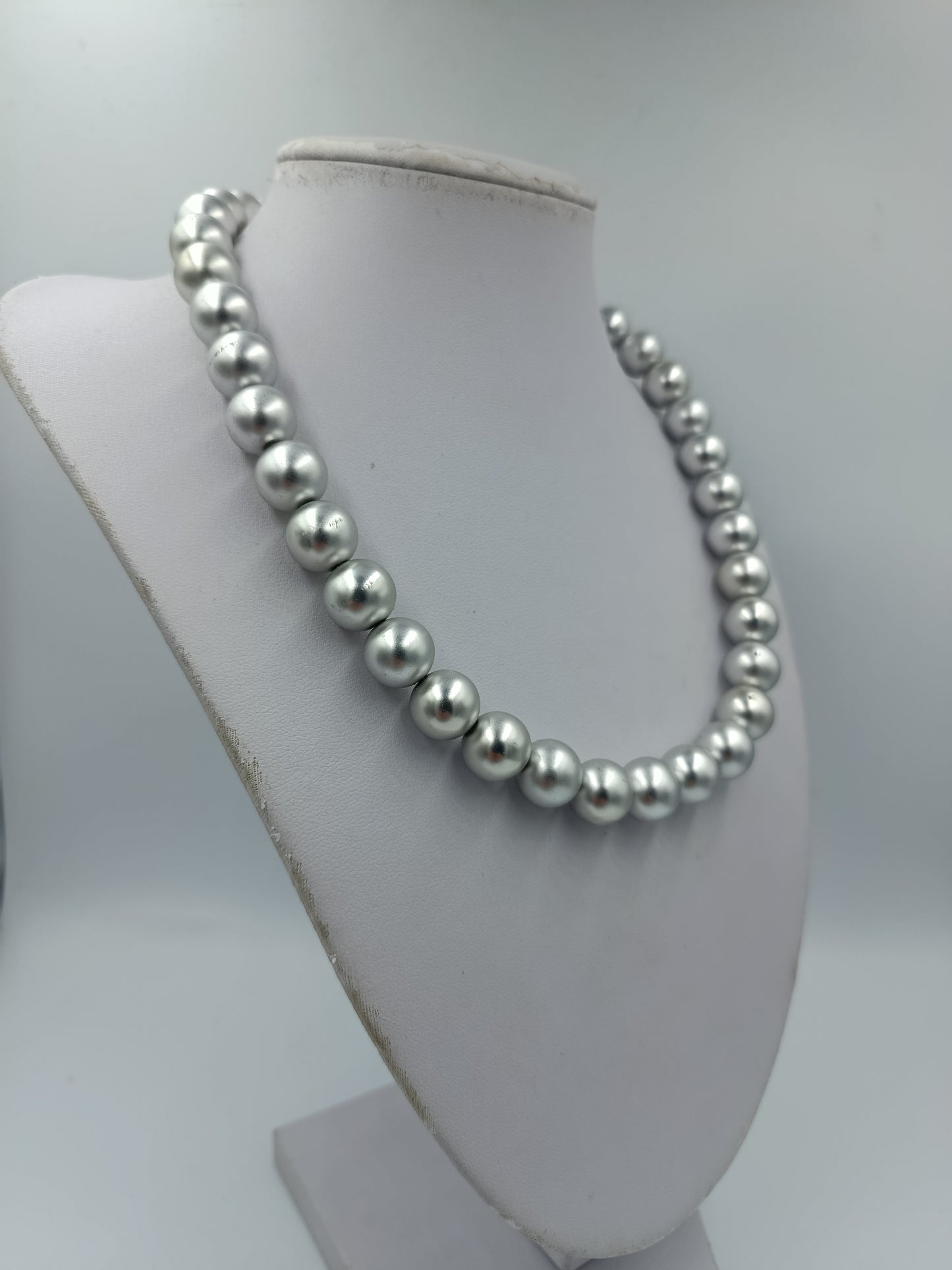 Vintage Perlenkette Silber Grau Große Kugelperlen Statement Halskette 44,5 cm