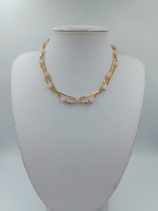 Elegante Zarte Halskette goldfarben mit  zarten  rosafarbenen Perlen filigran