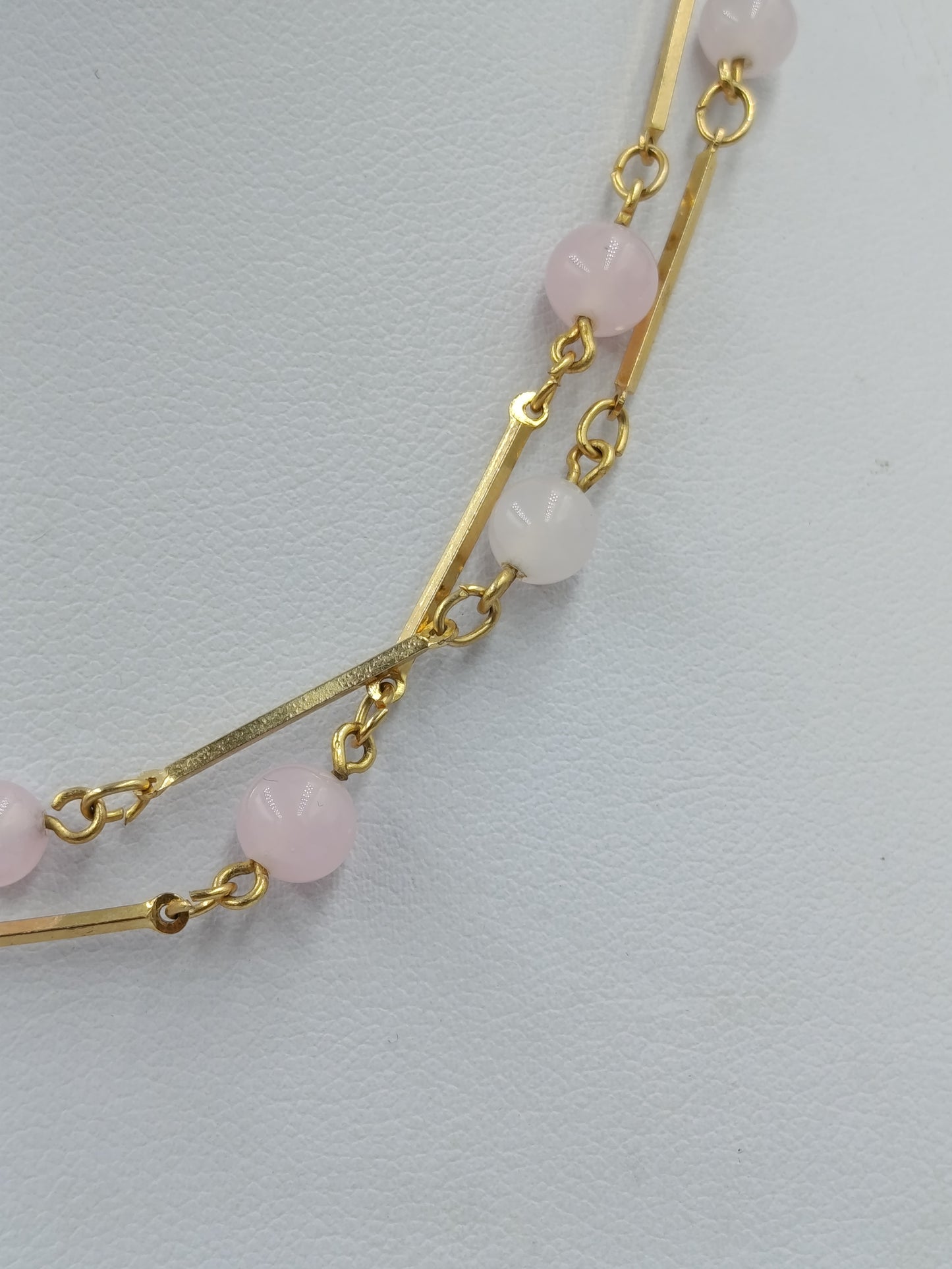 Elegante Zarte Halskette goldfarben mit  zarten  rosafarbenen Perlen filigran