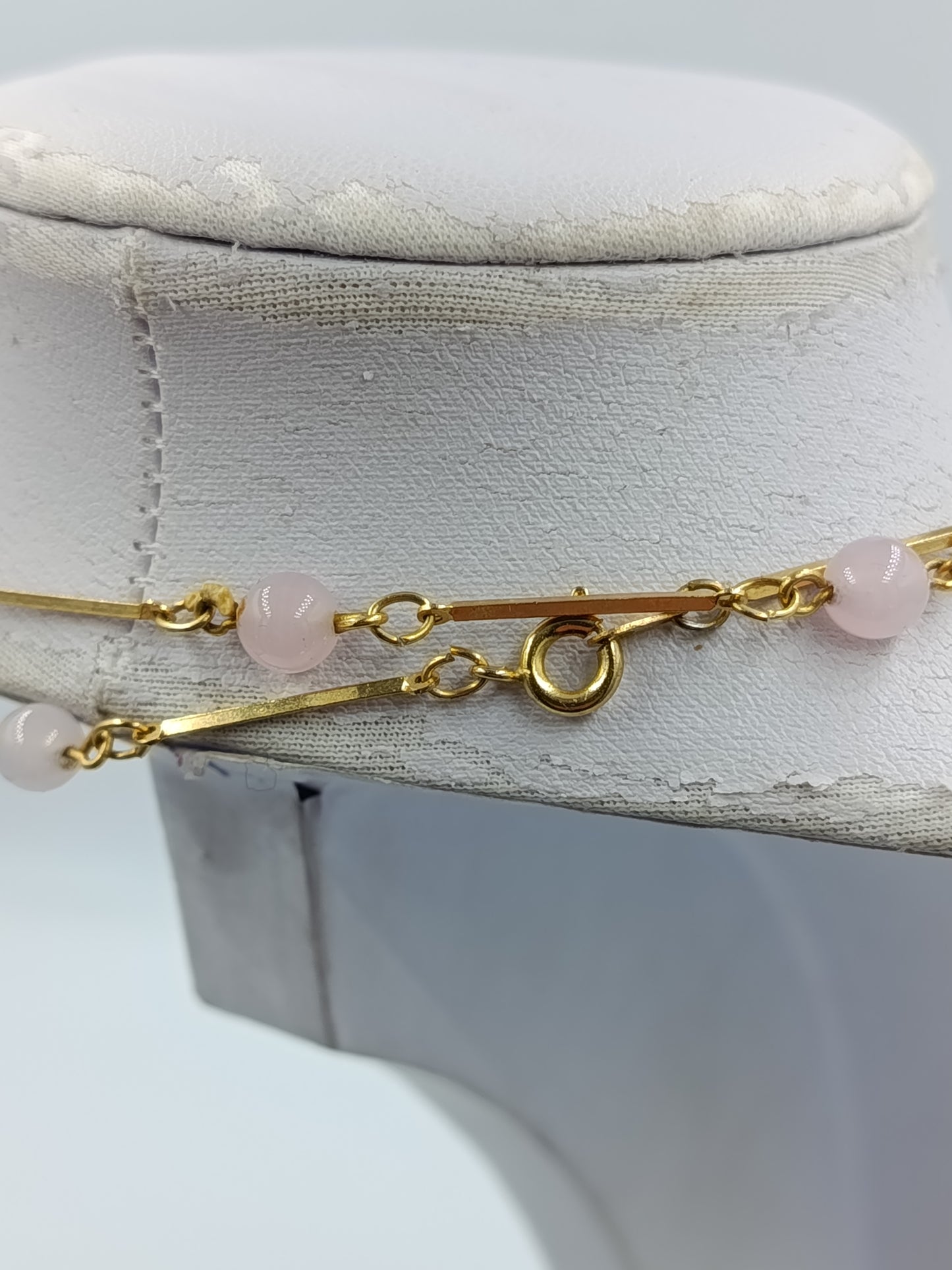 Elegante Zarte Halskette goldfarben mit  zarten  rosafarbenen Perlen filigran