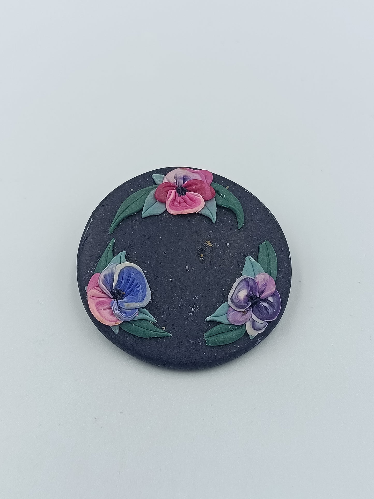 Vintage Brosche mit Blumenmotiv handgefertigt Keramik oder Fimo Optik