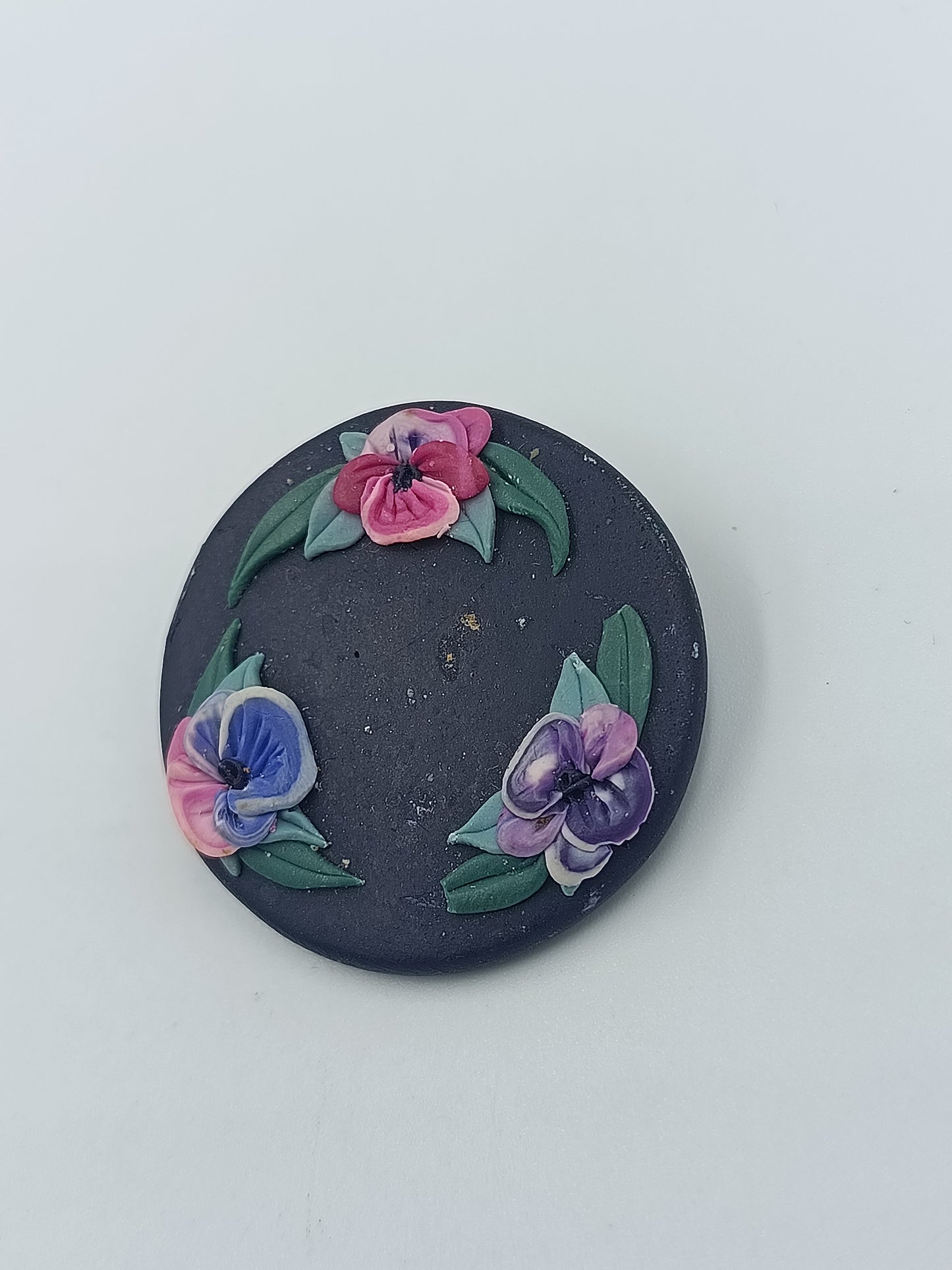 Vintage Brosche mit Blumenmotiv handgefertigt Keramik oder Fimo Optik