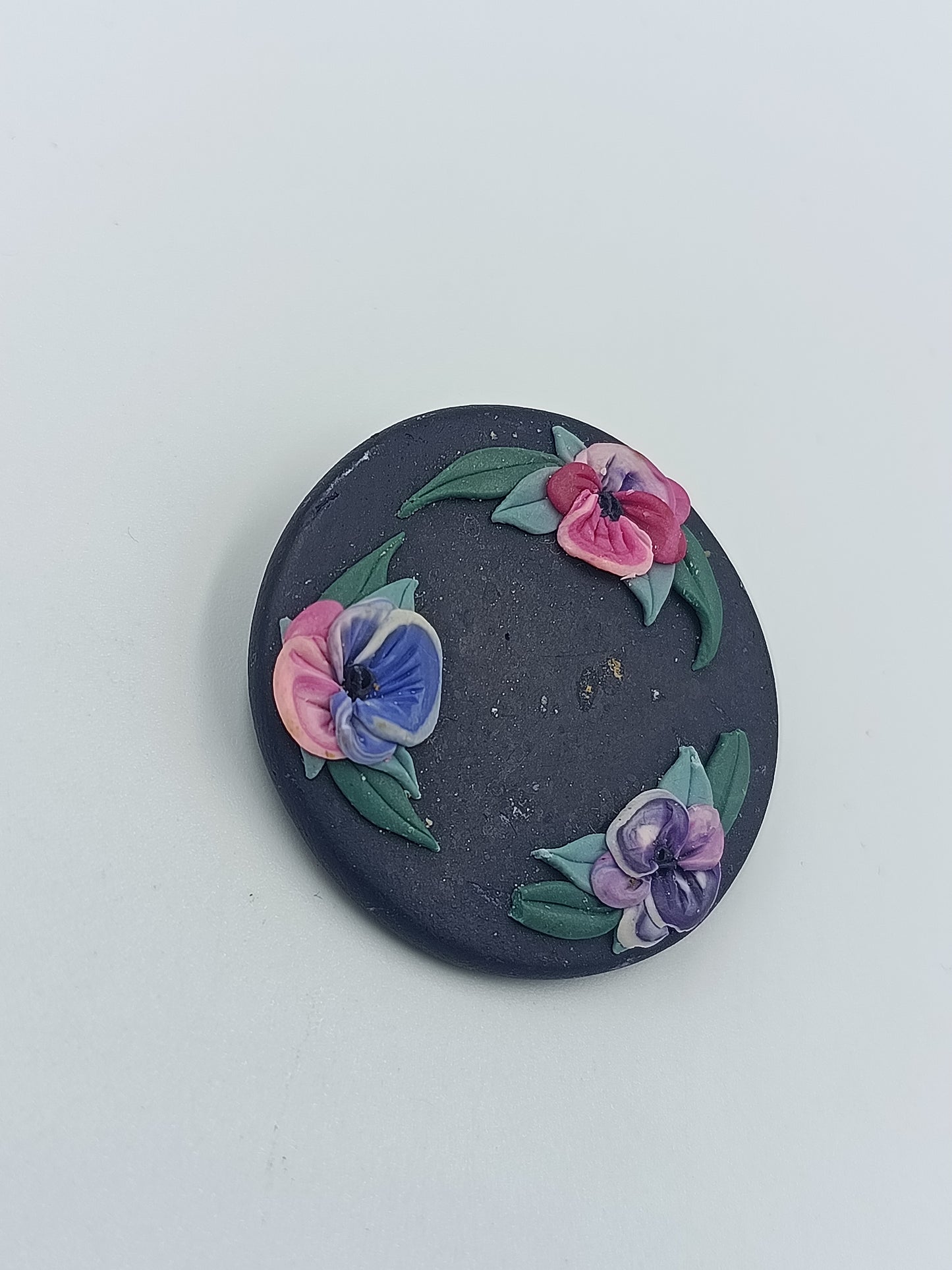 Vintage Brosche mit Blumenmotiv handgefertigt Keramik oder Fimo Optik