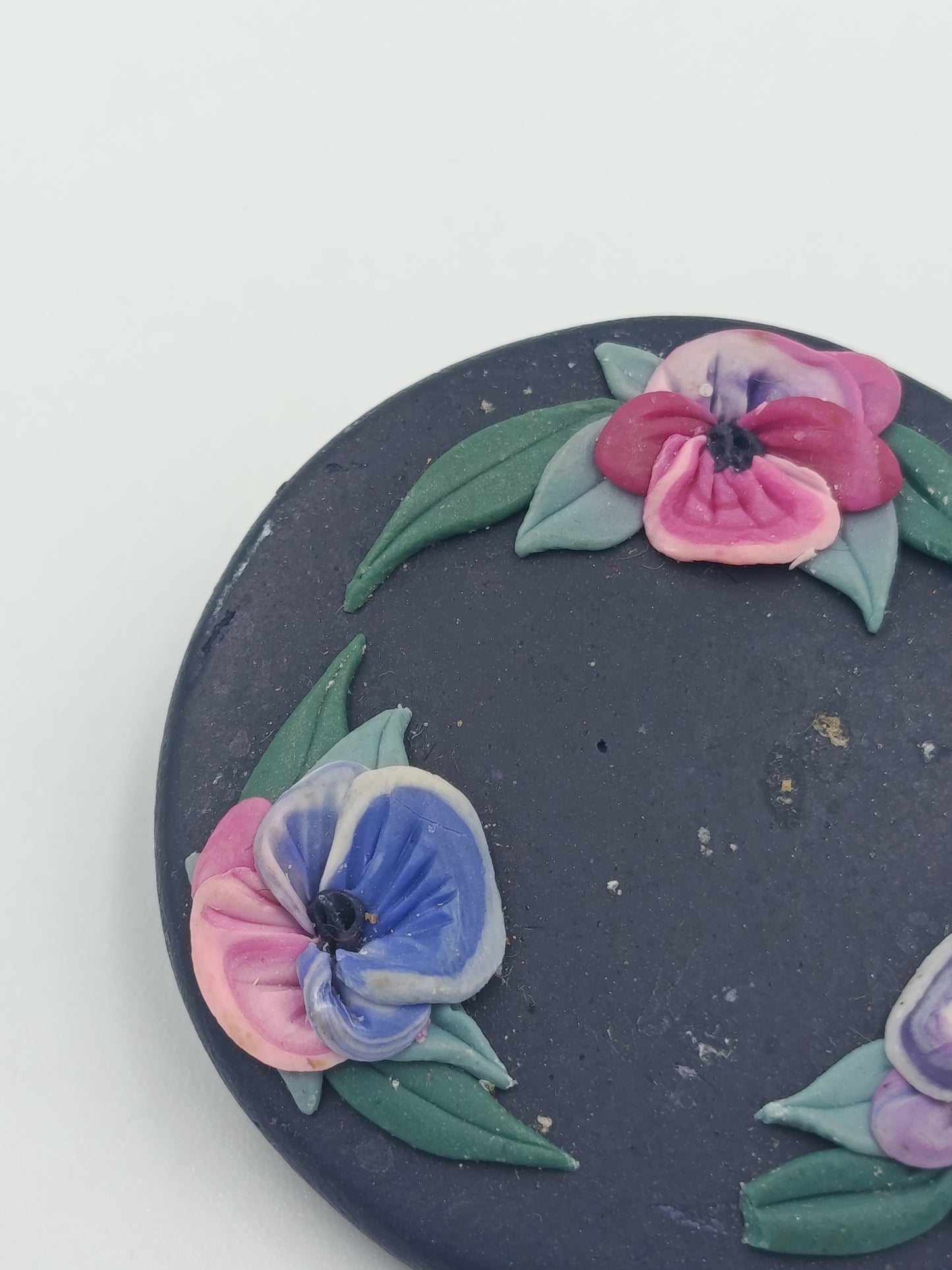Vintage Brosche mit Blumenmotiv handgefertigt Keramik oder Fimo Optik