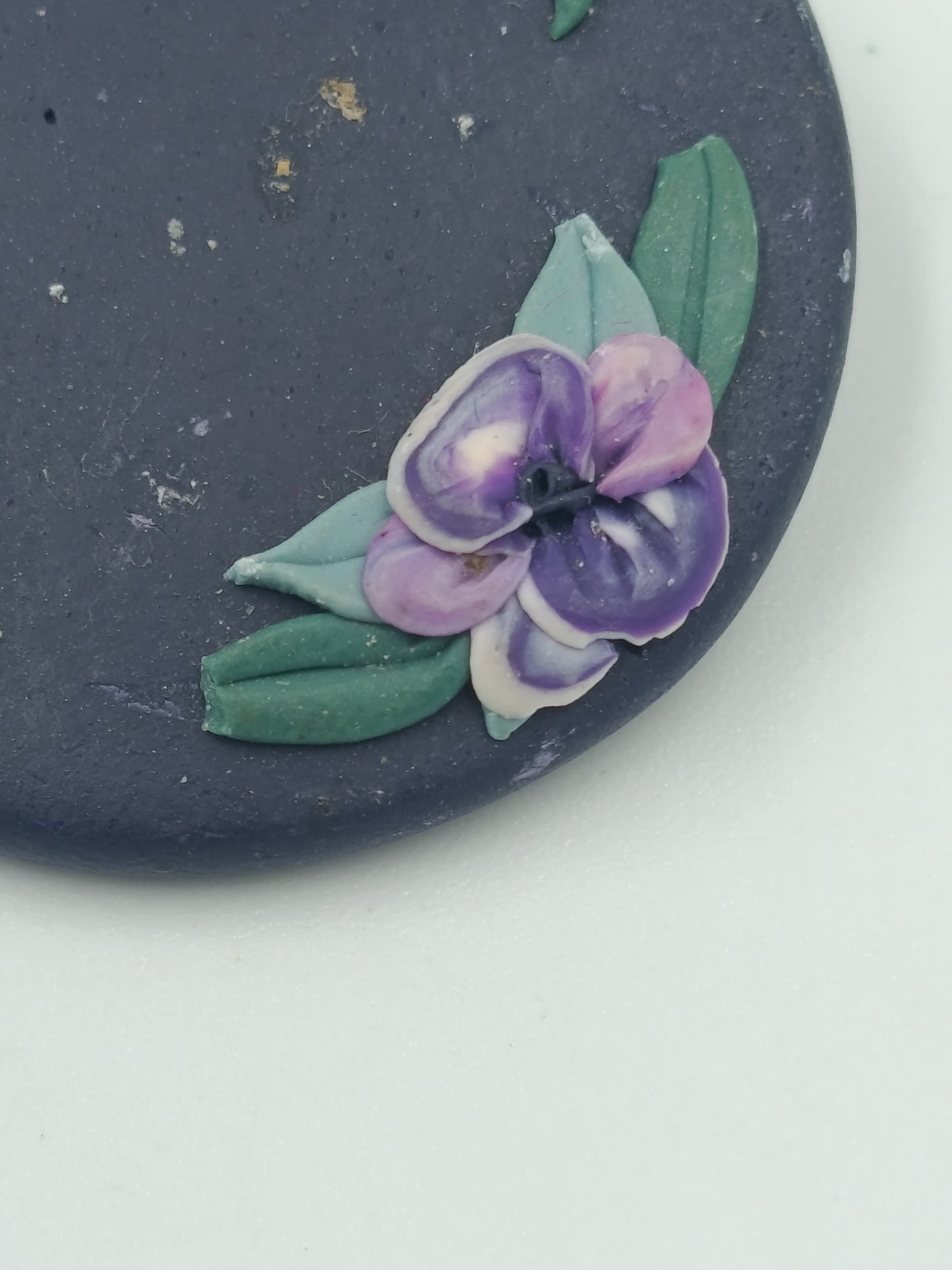 Vintage Brosche mit Blumenmotiv handgefertigt Keramik oder Fimo Optik