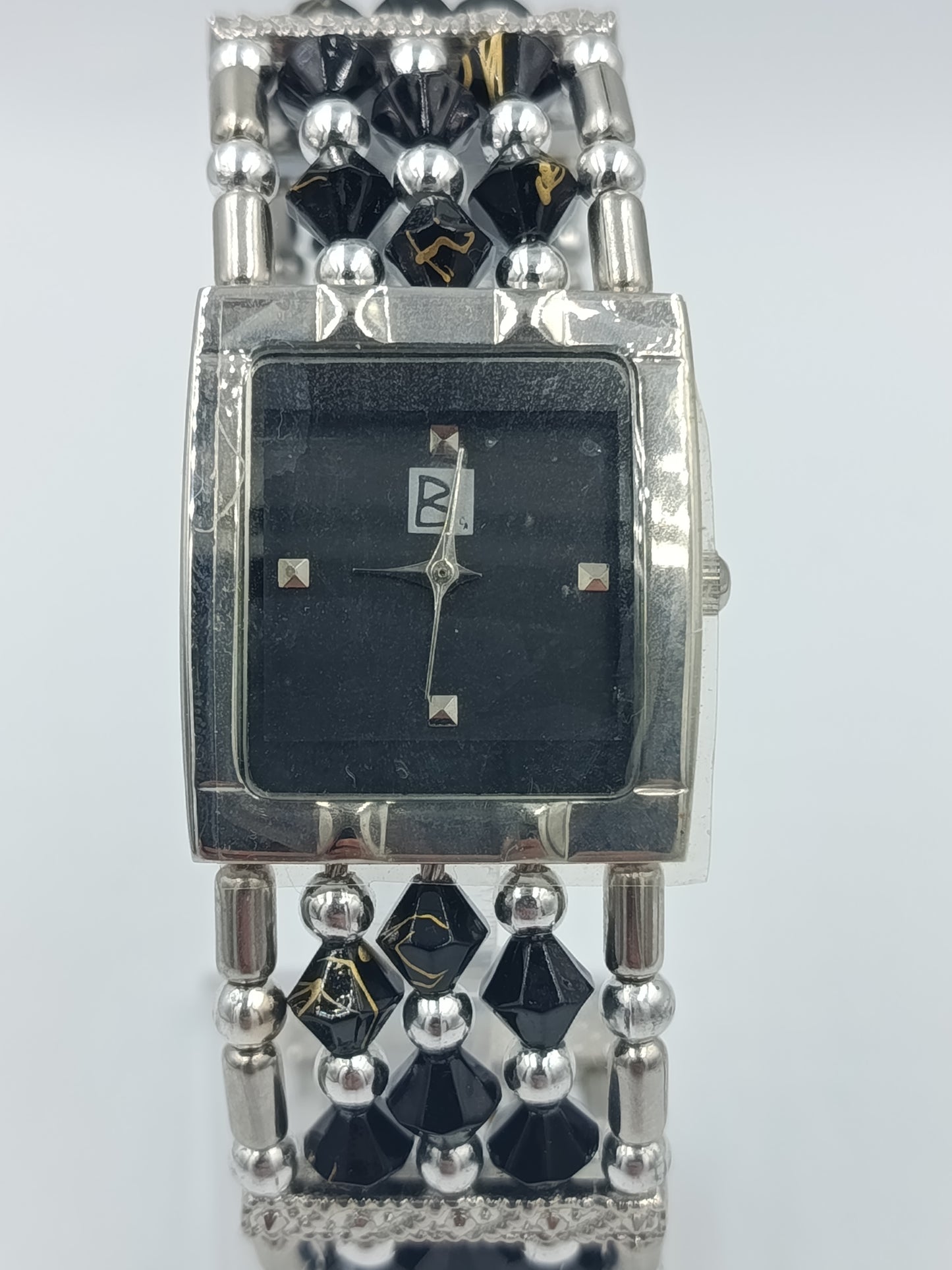 Damenarmbanduhr mit Perlen Kristallarmband elegant ausgefallen
