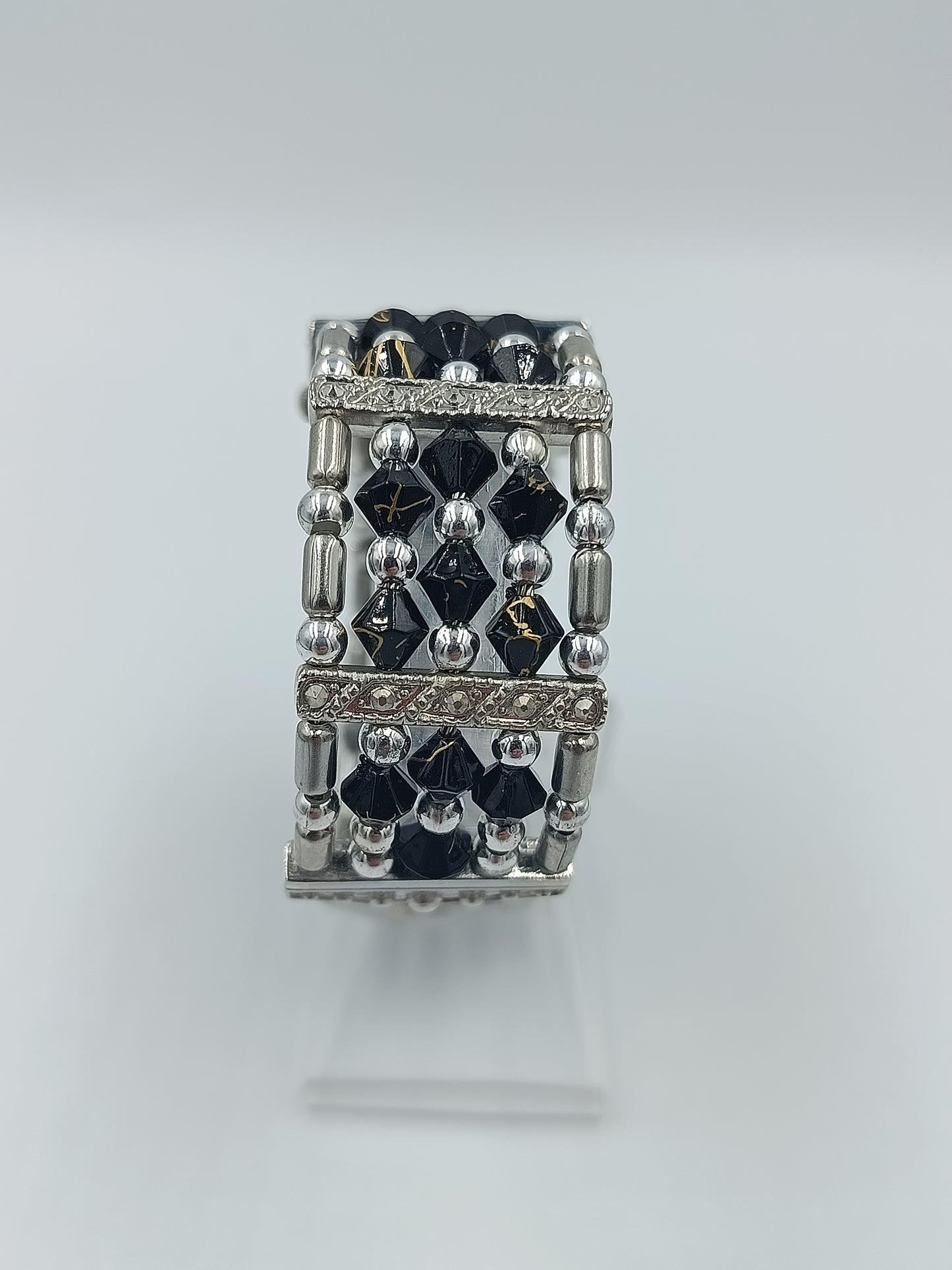 Damenarmbanduhr mit Perlen Kristallarmband elegant ausgefallen