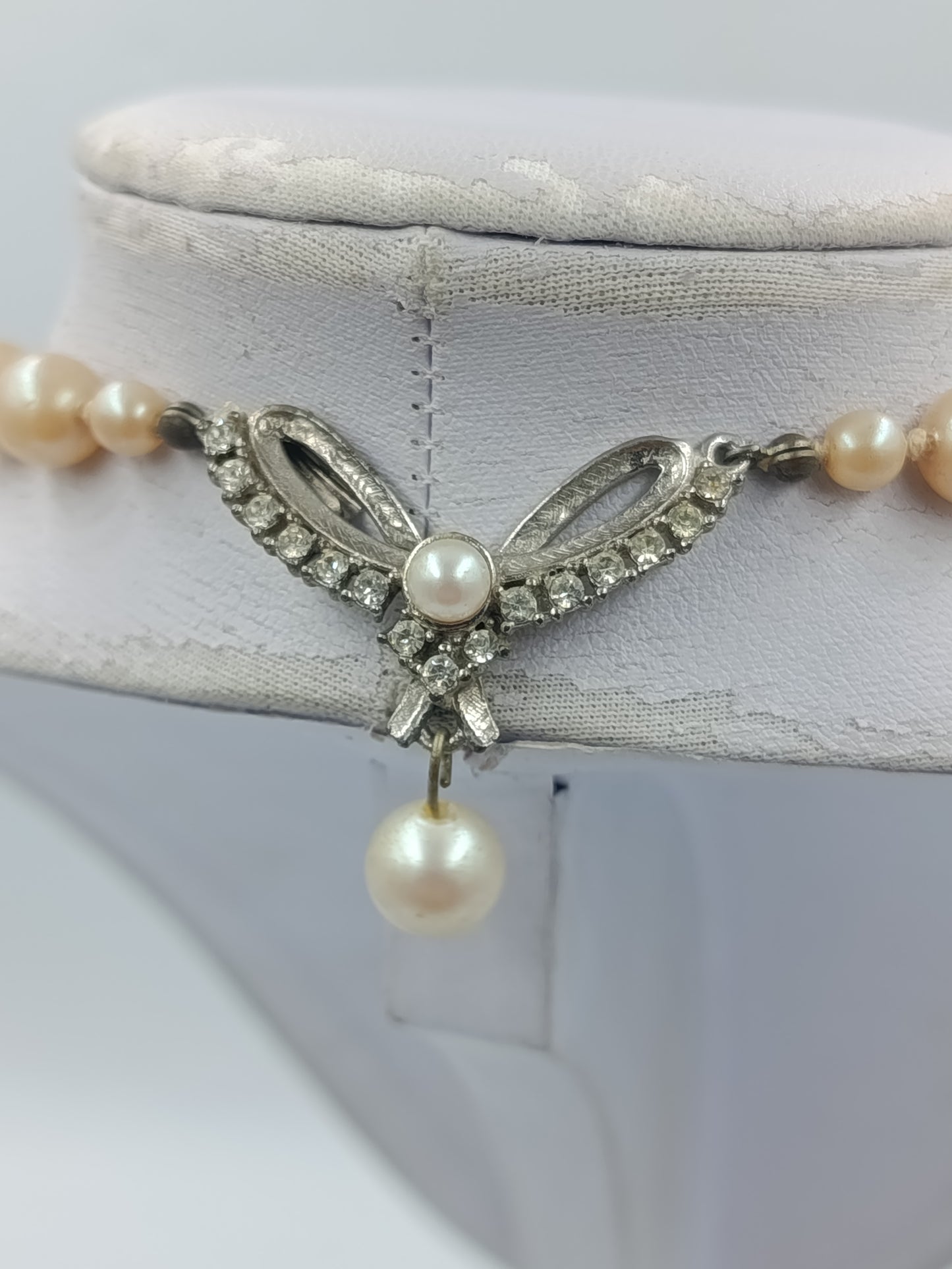 Vintage Perlenkette mit Strass Schließe Anhänger klassisch elegant