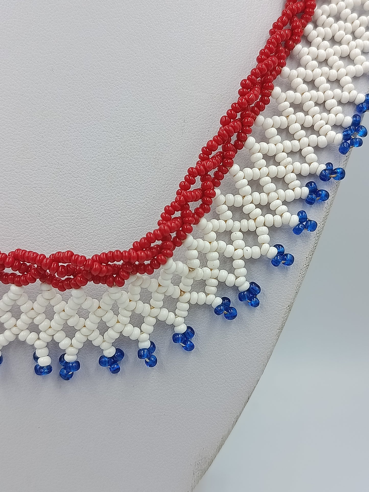 Vintage Perlenkette Rot Weiß Blau Handgefertigter Ethno Schmuck