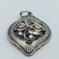 Vintage Blumen Anhänger aus Metall filigran verziert ovales Design elegant