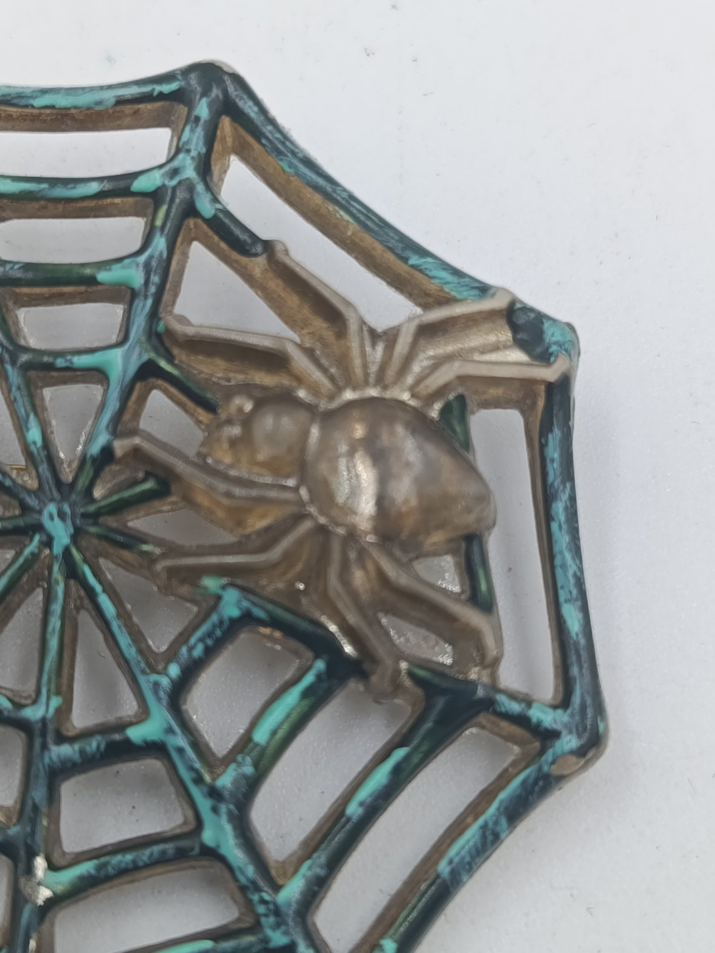 Vintage Brosche Spinnennetz mit Spinne Patina Metall Schmuck
