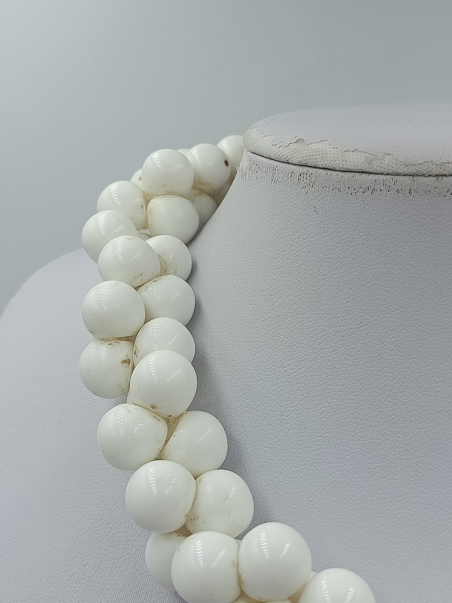 Statement Kette weiß Kugeln Vintage Look auffällig