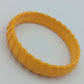 Vintage Armreif in Gelb  dekoratives Kunststoff Armband im Retro Design