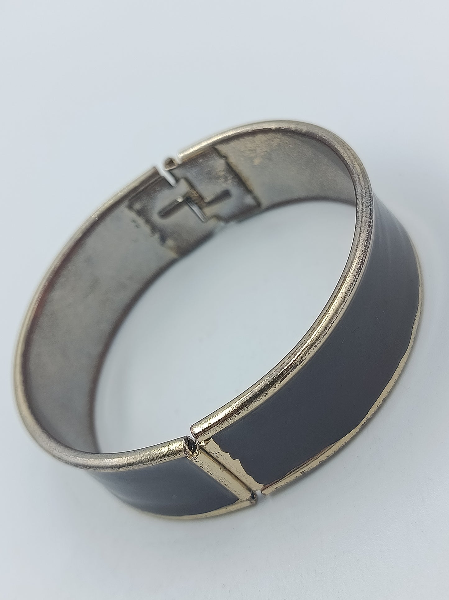 Vintage Armreif mit Emaille  schwarz goldfarben Klappverschluss