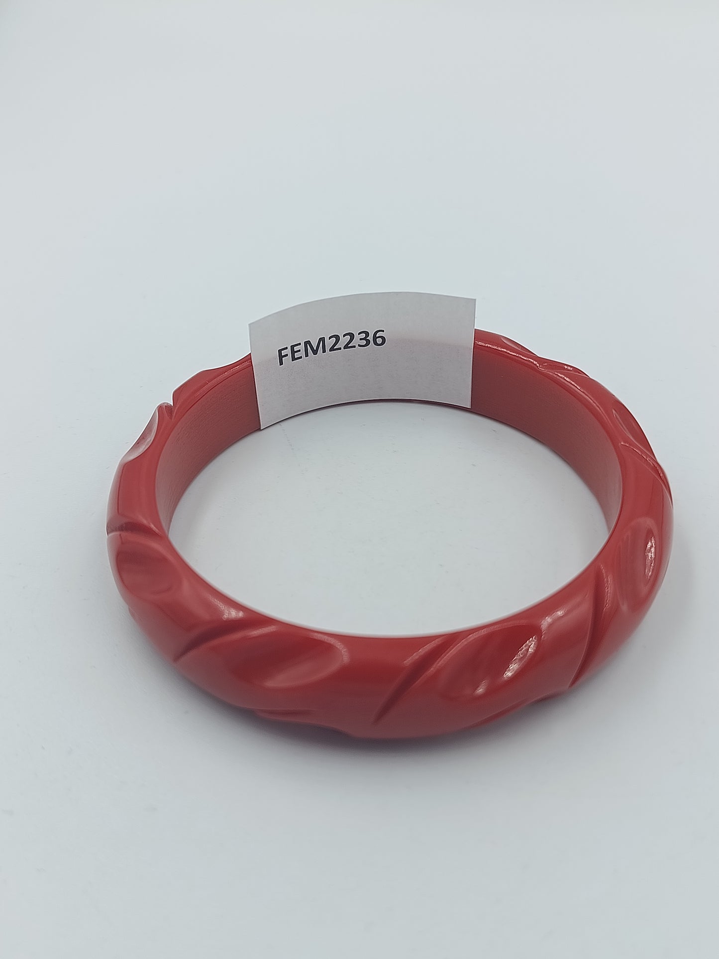 Vintage Armreif Rot – Kunststoff Bangle mit geschnitztem Muster