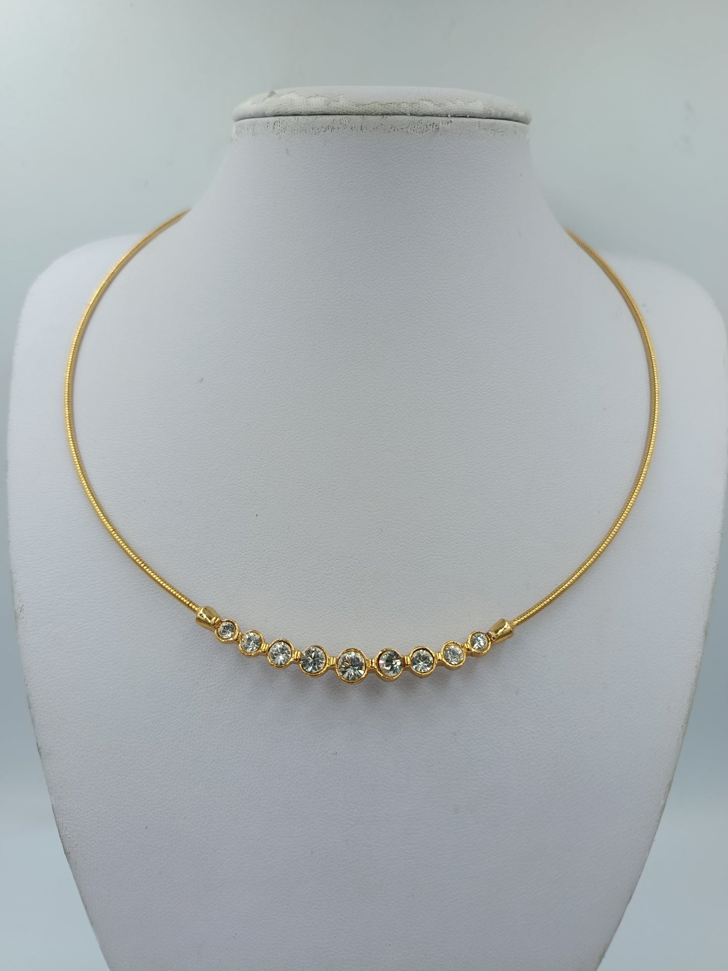 Funkelnde Elegante Halskette Goldfarben mit Strasssteinen
