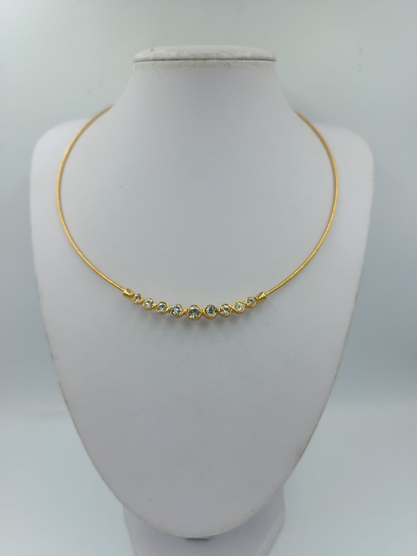 Funkelnde Elegante Halskette Goldfarben mit Strasssteinen