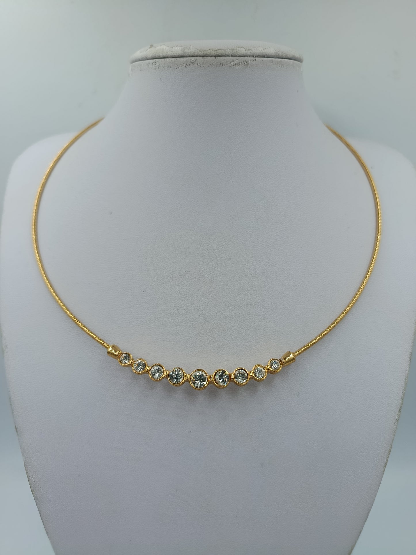 Funkelnde Elegante Halskette Goldfarben mit Strasssteinen