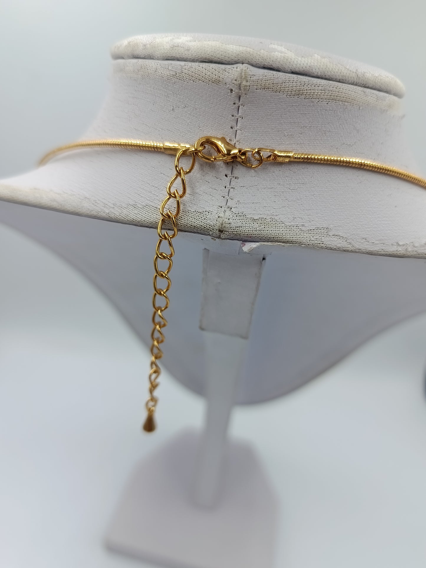 Funkelnde Elegante Halskette Goldfarben mit Strasssteinen