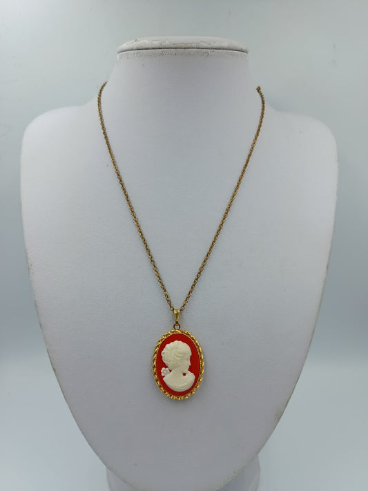 Vintage Cameo Kette Rot  Gold  Klassischer Damenanhänger im Antikstil