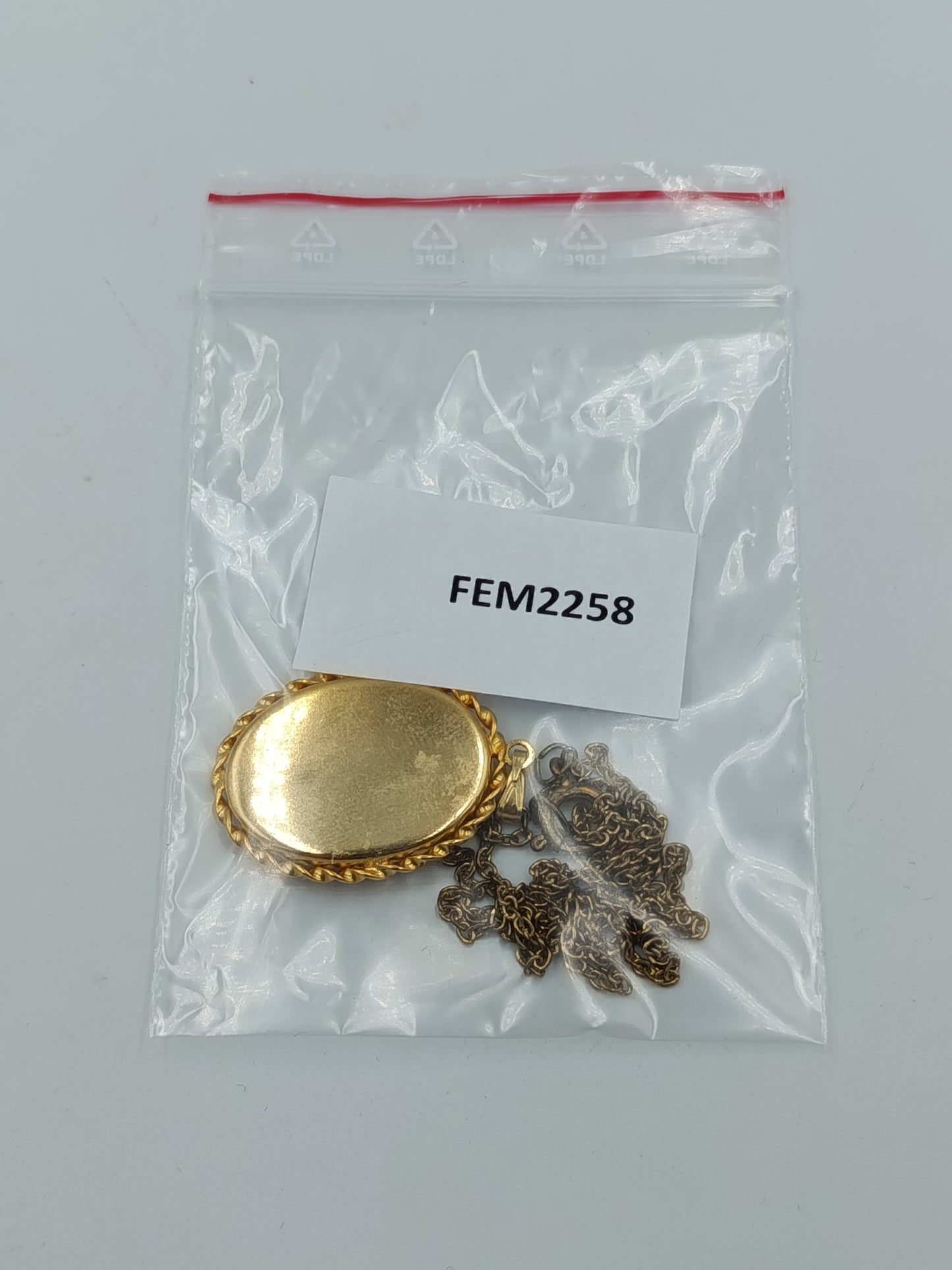 Vintage Cameo Kette Rot  Gold  Klassischer Damenanhänger im Antikstil