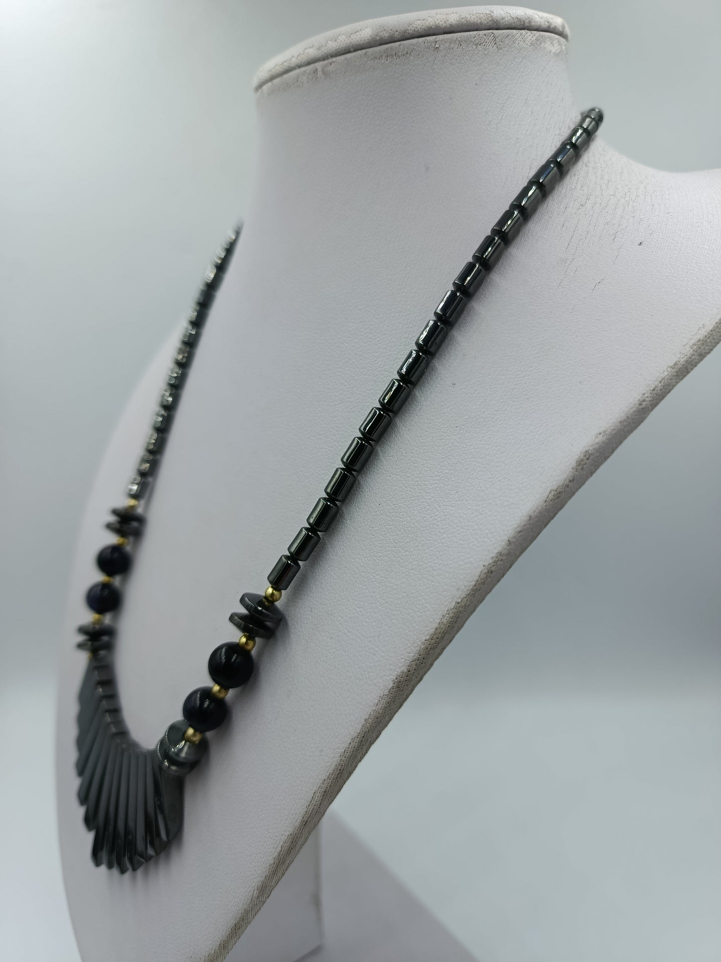 Statement Kette Schwarz Silber  Magnetverschluss und geometrisches Design