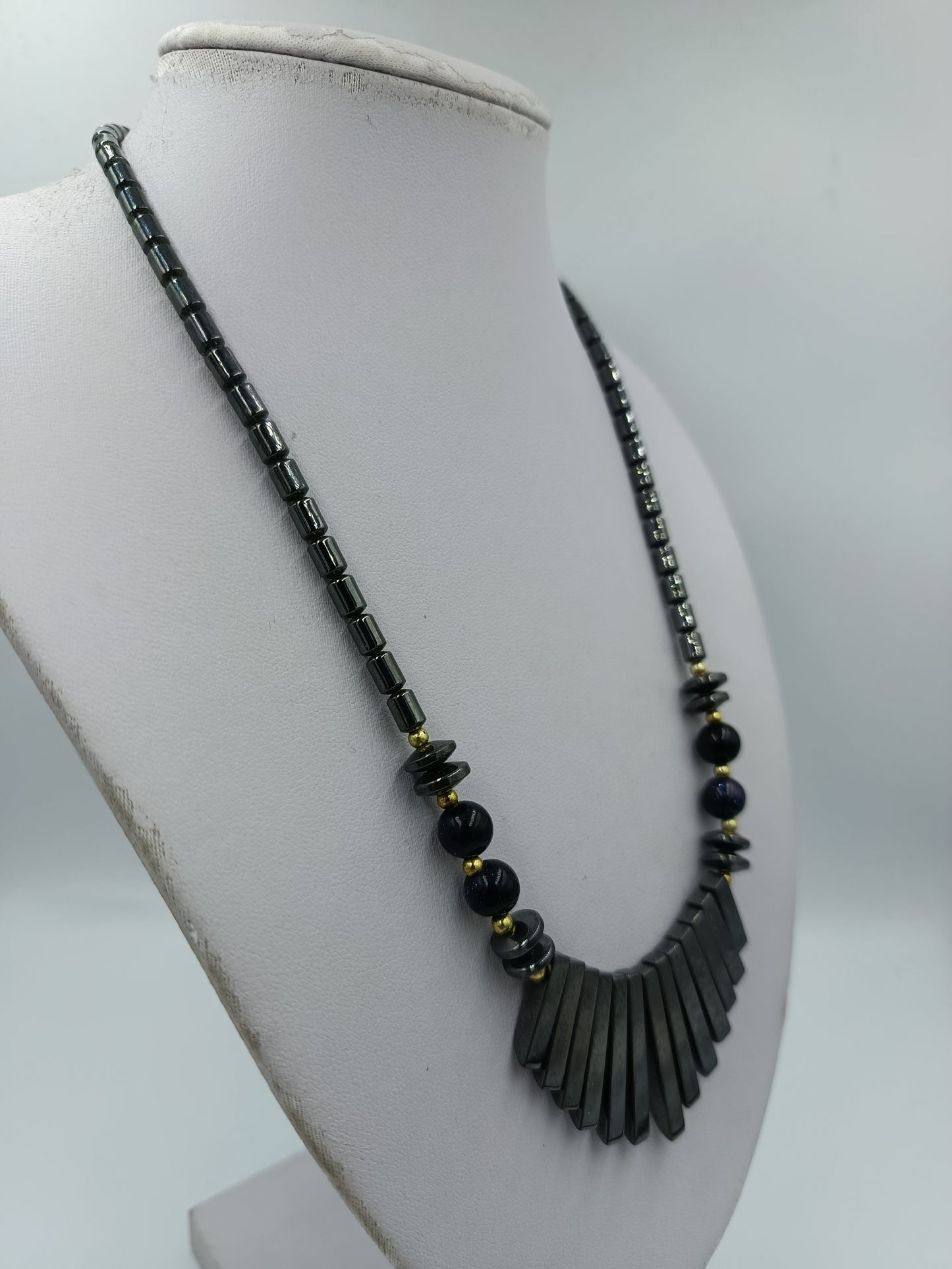 Statement Kette Schwarz Silber  Magnetverschluss und geometrisches Design